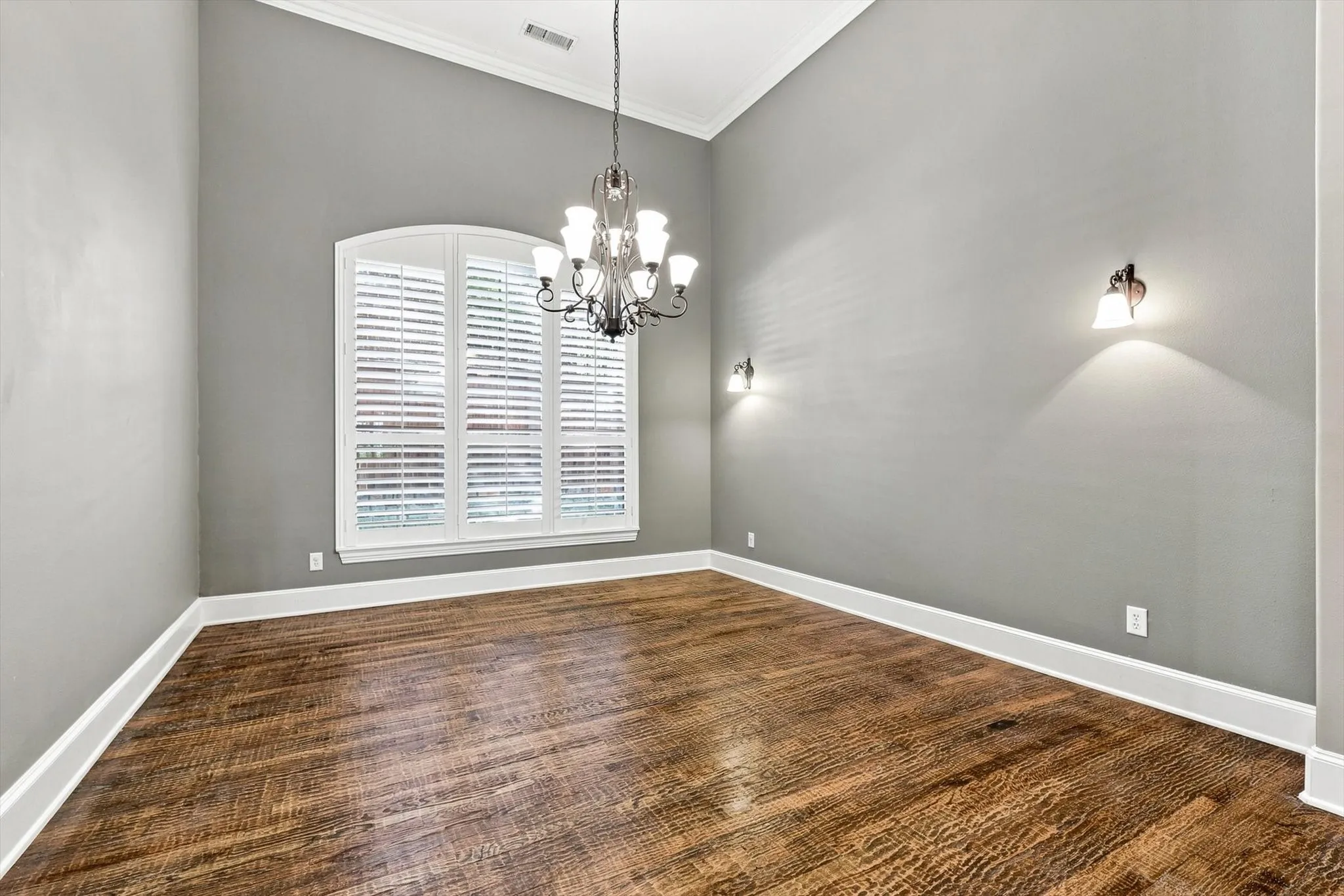 Single Family Residence For Rent in Denton County , 731 Lockridge Road, Lantana, Texas 76226, 5 Bedroom, 5 Bathroom, 3 Garage spaces, 4,484 Sqft, built in 2005, mls#21343624, Real Estate Agent in Lantana, Homes For Rent in Denton county, Homes For Rent in Lantana, Realtor in Lantana Texas, Real Estate Brokerage Independent Realty Texas, Luminita Cordes Realtor