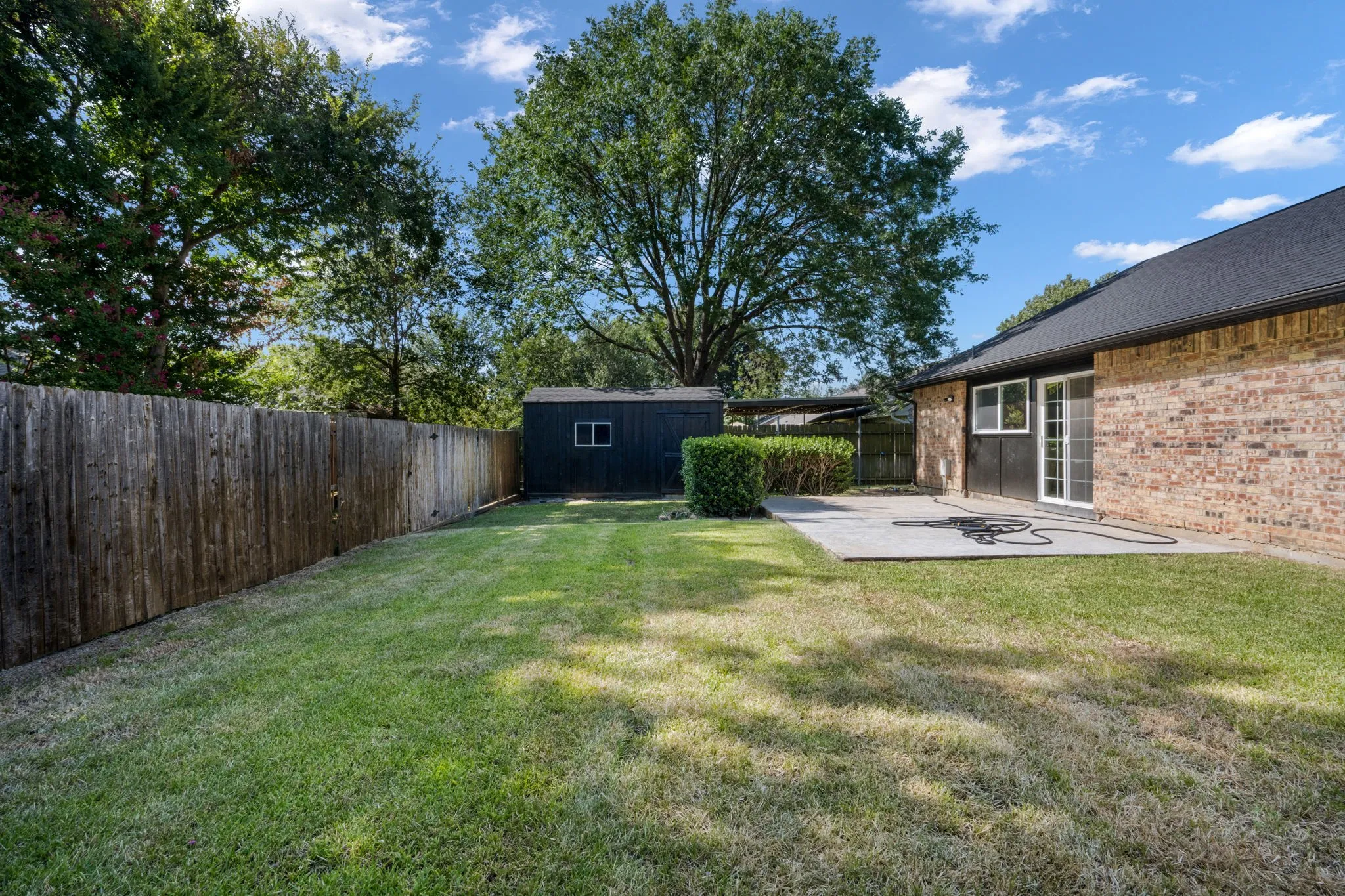 Single Family Residence For Sale in Tarrant County , 2608 Sprucewood Lane, Euless, Texas 76039, 3 Bedroom, 2 Bathroom, 2 Garage spaces, 1,674 Sqft, built in 1983, mls#21358028, Real Estate Agent in Euless, Homes For Sale in Tarrant county, Homes For Sale in Euless, Realtor in Euless Texas, Real Estate Brokerage Independent Realty Texas, Luminita Cordes Realtor