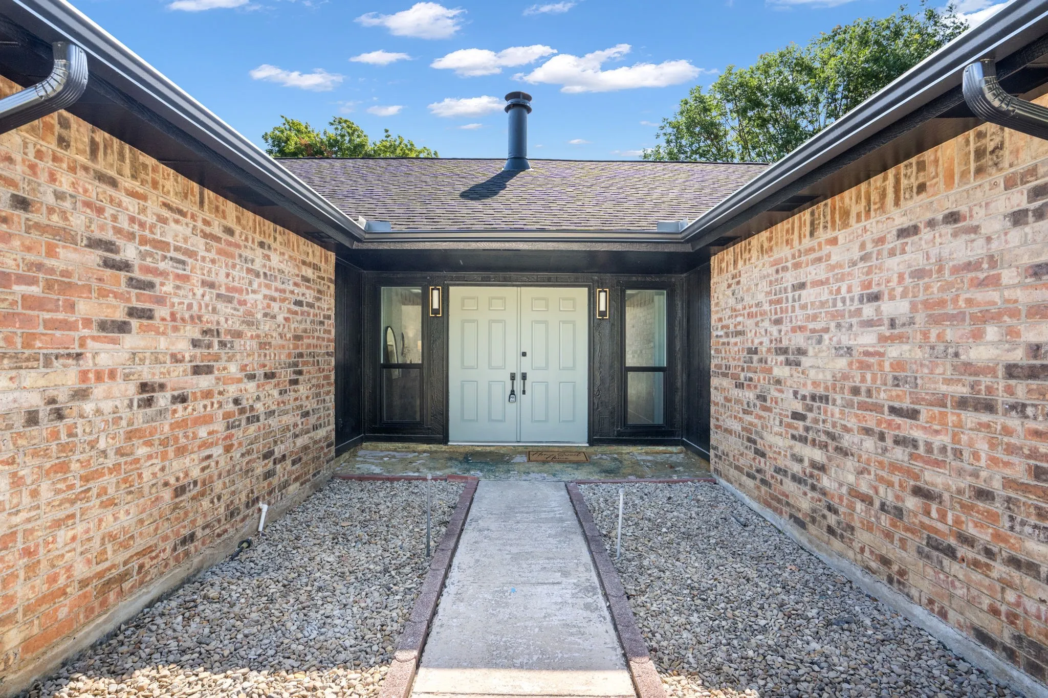 Single Family Residence For Sale in Tarrant County , 2608 Sprucewood Lane, Euless, Texas 76039, 3 Bedroom, 2 Bathroom, 2 Garage spaces, 1,674 Sqft, built in 1983, mls#21358028, Real Estate Agent in Euless, Homes For Sale in Tarrant county, Homes For Sale in Euless, Realtor in Euless Texas, Real Estate Brokerage Independent Realty Texas, Luminita Cordes Realtor