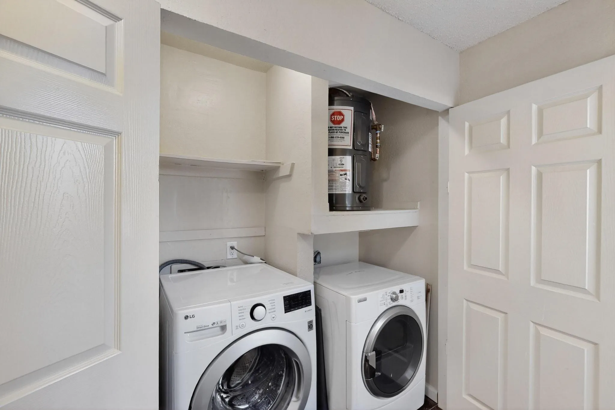 Washer/Dryer INCLUDED