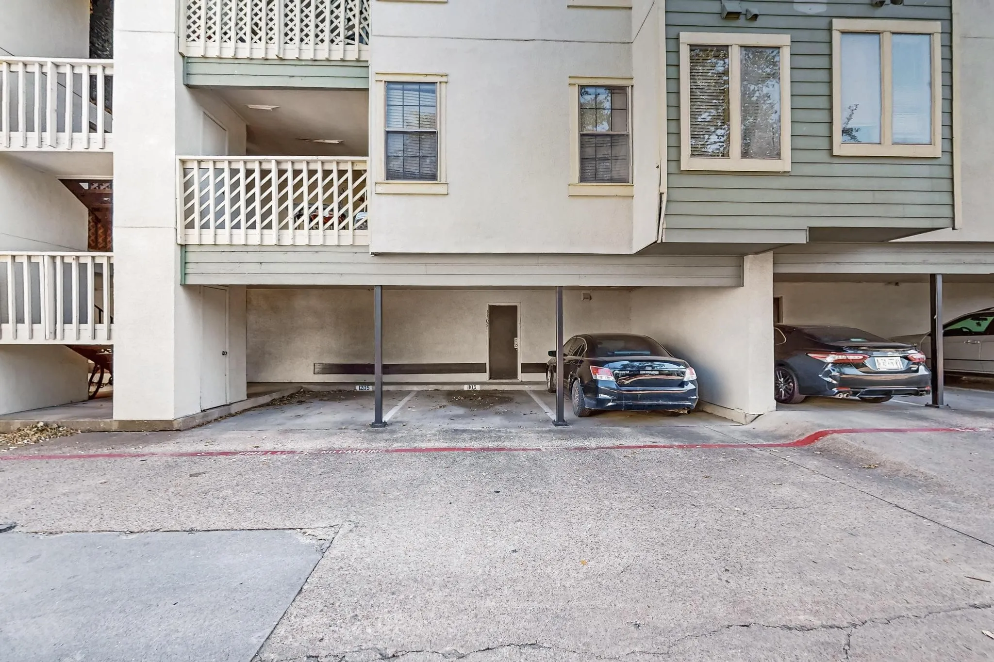 Condominium For Sale in Dallas County , 9611 Walnut Street 1105, Dallas, Texas 75243, 1 Bedroom, 1 Bathroom, Garage spaces, 759 Sqft, built in 1982, mls#21358263, Real Estate Agent in Dallas, Homes For Sale in Dallas county, Homes For Sale in Dallas, Realtor in Dallas Texas, Real Estate Brokerage Independent Realty Texas, Luminita Cordes Realtor