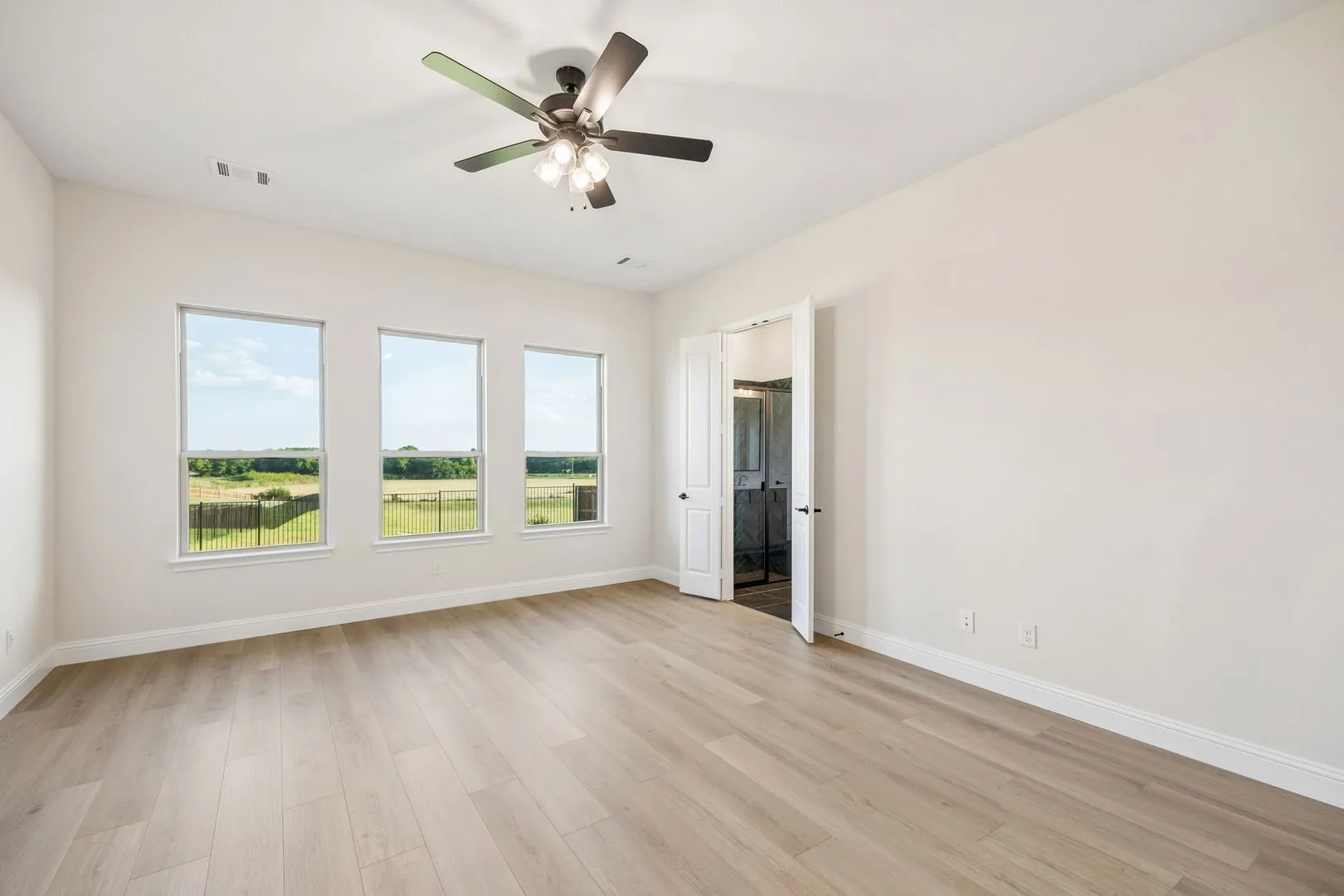 Single Family Residence For Sale in Ellis County , 2431 Scott Court, Waxahachie, Texas 75167, 4 Bedroom, 3 Bathroom, 2 Garage spaces, 2,636 Sqft, built in 2026, mls#21358269, Real Estate Agent in Waxahachie, Homes For Sale in Ellis county, Homes For Sale in Waxahachie, Realtor in Waxahachie Texas, Real Estate Brokerage Independent Realty Texas, Luminita Cordes Realtor