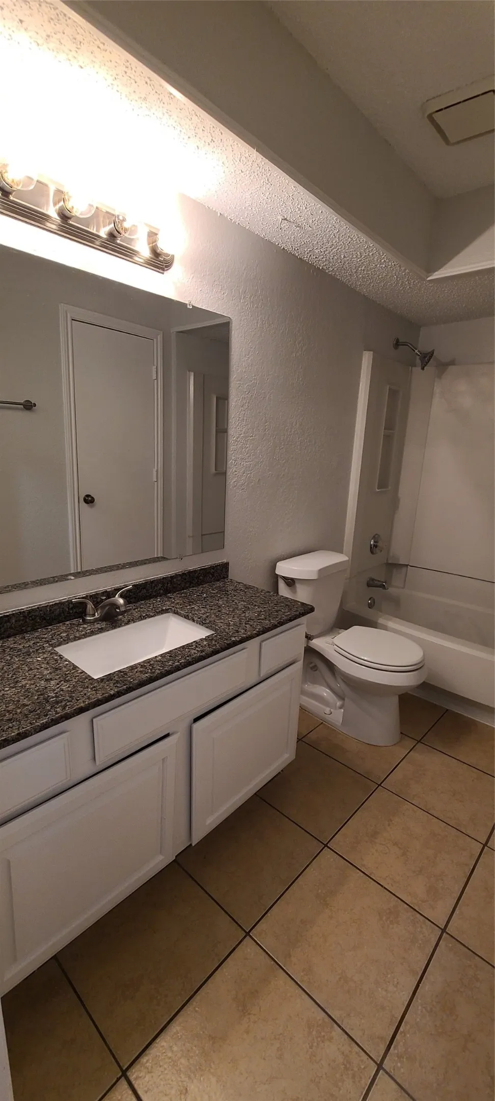 Duplex For Rent in Denton County , 17811 Farley Trail, Dallas, Texas 75287, 2 Bedroom, 2 Bathroom, Garage spaces, 1,090 Sqft, built in 1983, mls#21358290, Real Estate Agent in Dallas, Homes For Rent in Denton county, Homes For Rent in Dallas, Realtor in Dallas Texas, Real Estate Brokerage Independent Realty Texas, Luminita Cordes Realtor