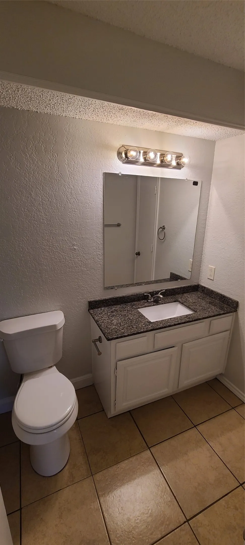 Duplex For Rent in Denton County , 17811 Farley Trail, Dallas, Texas 75287, 2 Bedroom, 2 Bathroom, Garage spaces, 1,090 Sqft, built in 1983, mls#21358290, Real Estate Agent in Dallas, Homes For Rent in Denton county, Homes For Rent in Dallas, Realtor in Dallas Texas, Real Estate Brokerage Independent Realty Texas, Luminita Cordes Realtor