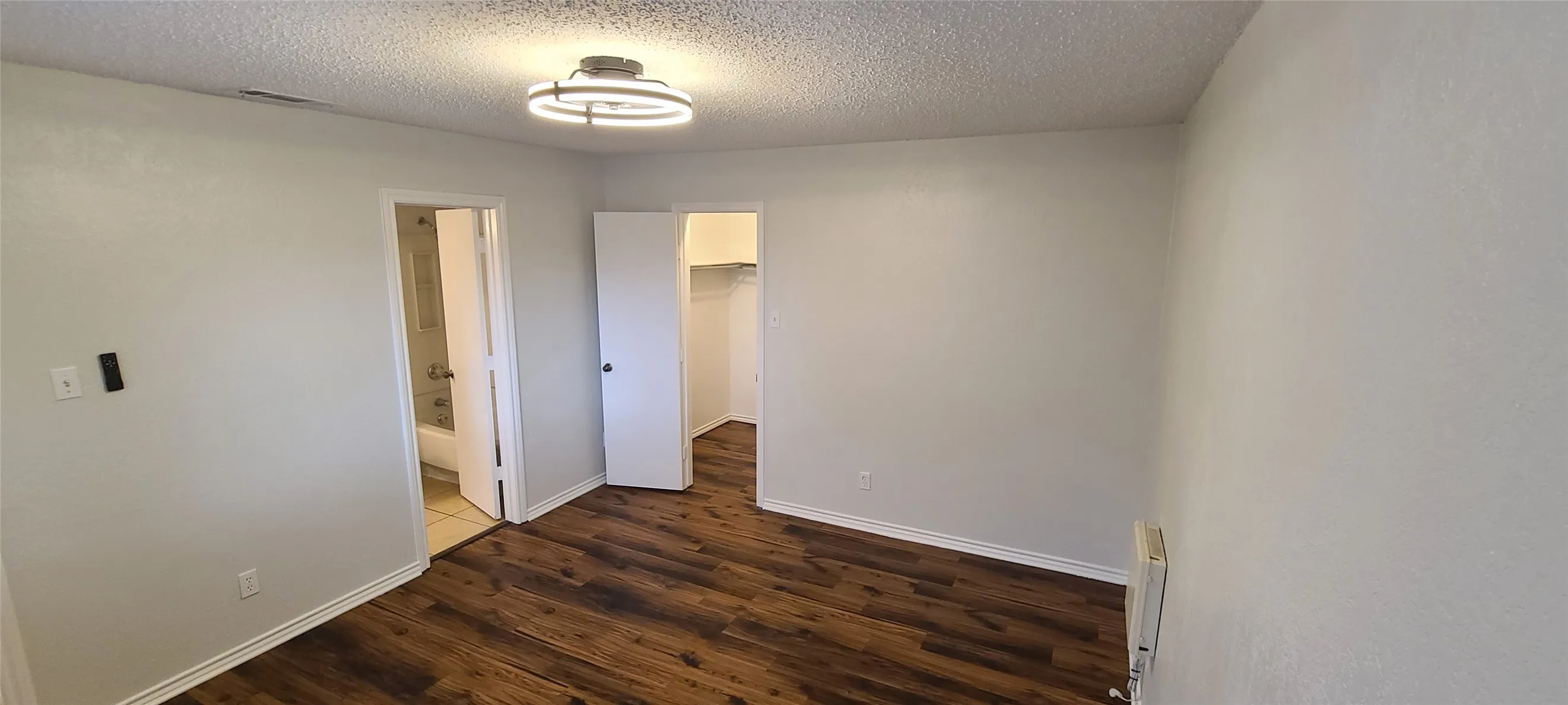 Duplex For Rent in Denton County , 17811 Farley Trail, Dallas, Texas 75287, 2 Bedroom, 2 Bathroom, Garage spaces, 1,090 Sqft, built in 1983, mls#21358290, Real Estate Agent in Dallas, Homes For Rent in Denton county, Homes For Rent in Dallas, Realtor in Dallas Texas, Real Estate Brokerage Independent Realty Texas, Luminita Cordes Realtor