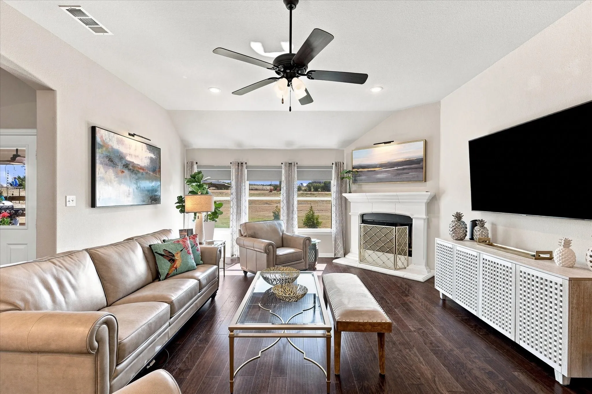 Single Family Residence For Sale in Parker County , 1020 Boulder Road, Weatherford, Texas 76085, 4 Bedroom, 2 Bathroom, 2 Garage spaces, 2,130 Sqft, built in 2020, mls#21357743, Real Estate Agent in Weatherford, Homes For Sale in Parker county, Homes For Sale in Weatherford, Realtor in Weatherford Texas, Real Estate Brokerage Independent Realty Texas, Luminita Cordes Realtor