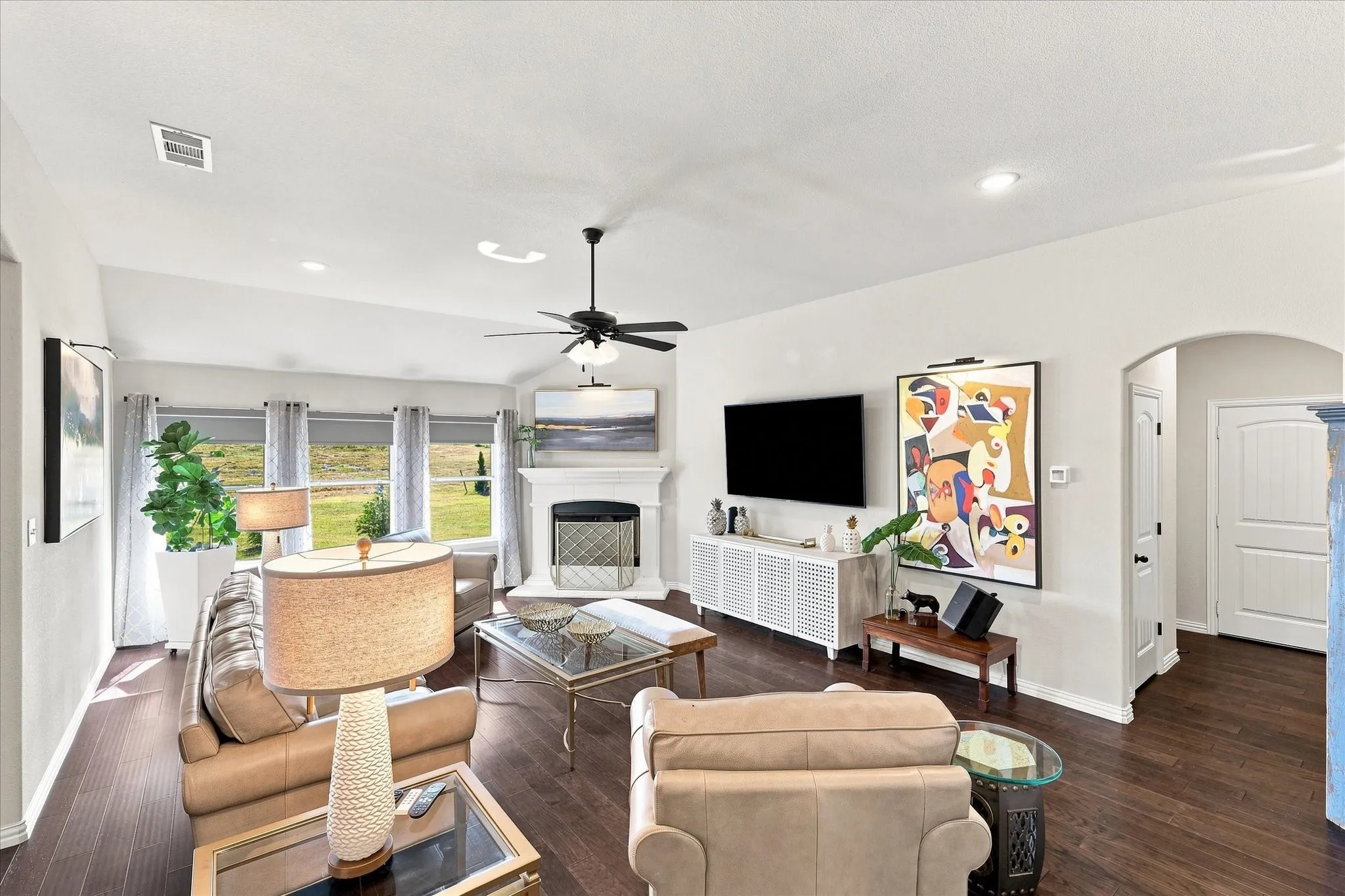 Single Family Residence For Sale in Parker County , 1020 Boulder Road, Weatherford, Texas 76085, 4 Bedroom, 2 Bathroom, 2 Garage spaces, 2,130 Sqft, built in 2020, mls#21357743, Real Estate Agent in Weatherford, Homes For Sale in Parker county, Homes For Sale in Weatherford, Realtor in Weatherford Texas, Real Estate Brokerage Independent Realty Texas, Luminita Cordes Realtor