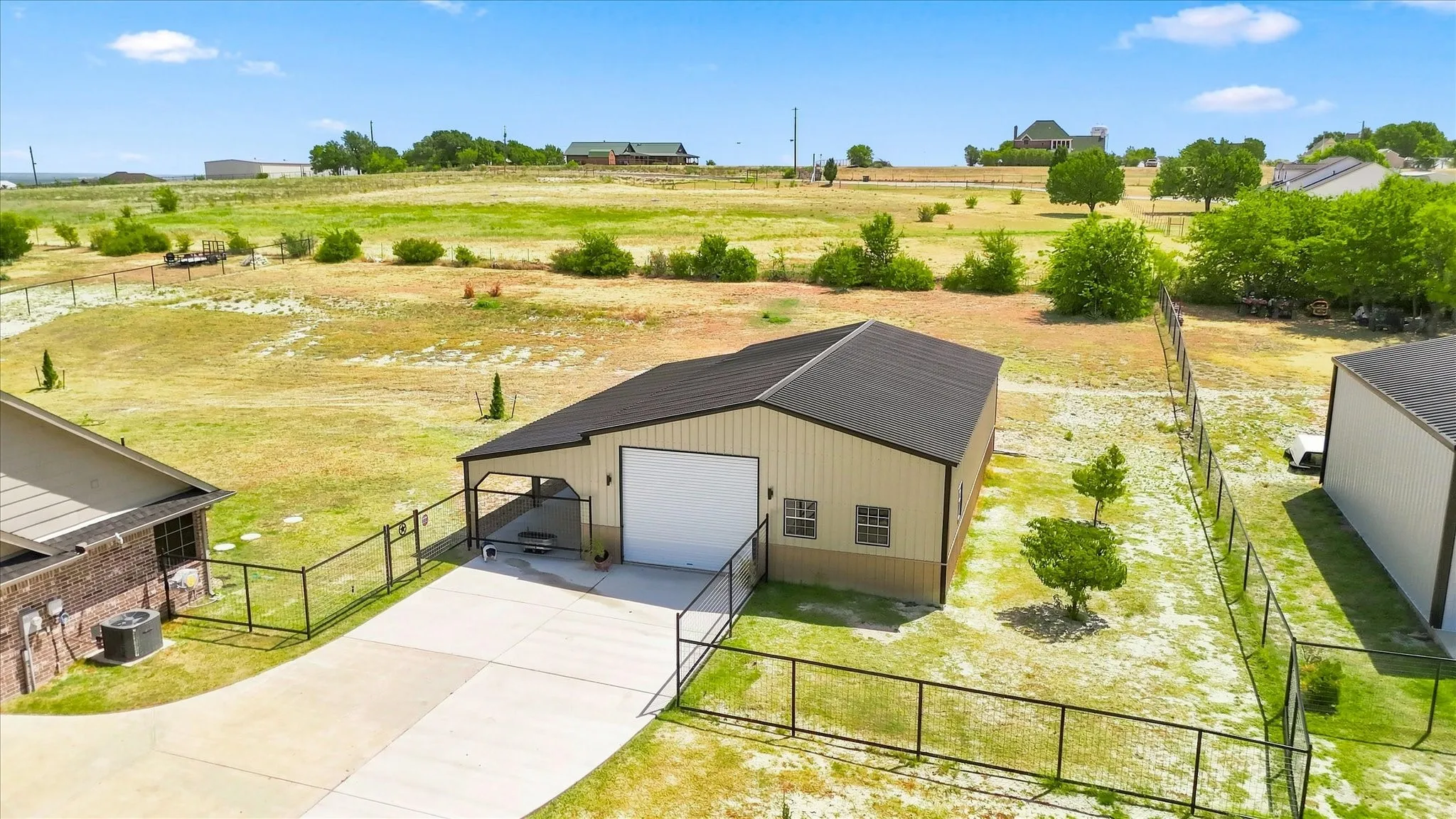 Single Family Residence For Sale in Parker County , 1020 Boulder Road, Weatherford, Texas 76085, 4 Bedroom, 2 Bathroom, 2 Garage spaces, 2,130 Sqft, built in 2020, mls#21357743, Real Estate Agent in Weatherford, Homes For Sale in Parker county, Homes For Sale in Weatherford, Realtor in Weatherford Texas, Real Estate Brokerage Independent Realty Texas, Luminita Cordes Realtor