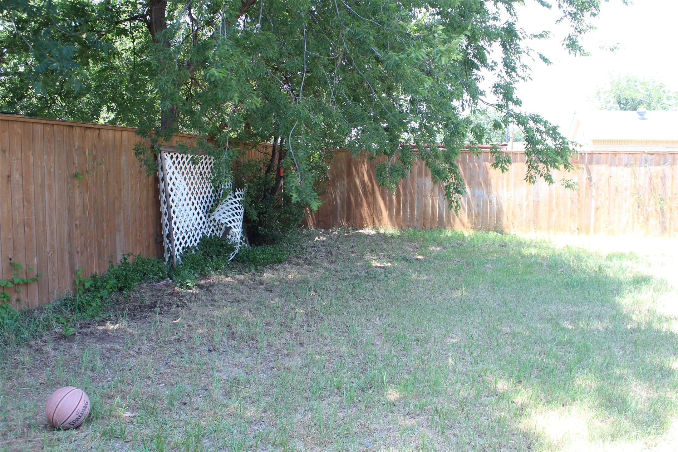 Single Family Residence For Sale in Knox County , 461 S 9th Avenue, Munday, Texas 76371, 5 Bedroom, 3 Bathroom, 5 Garage spaces, 2,586 Sqft, built in 1920, mls#21357082, Real Estate Agent in Munday, Homes For Sale in Knox county, Homes For Sale in Munday, Realtor in Munday Texas, Real Estate Brokerage Independent Realty Texas, Luminita Cordes Realtor