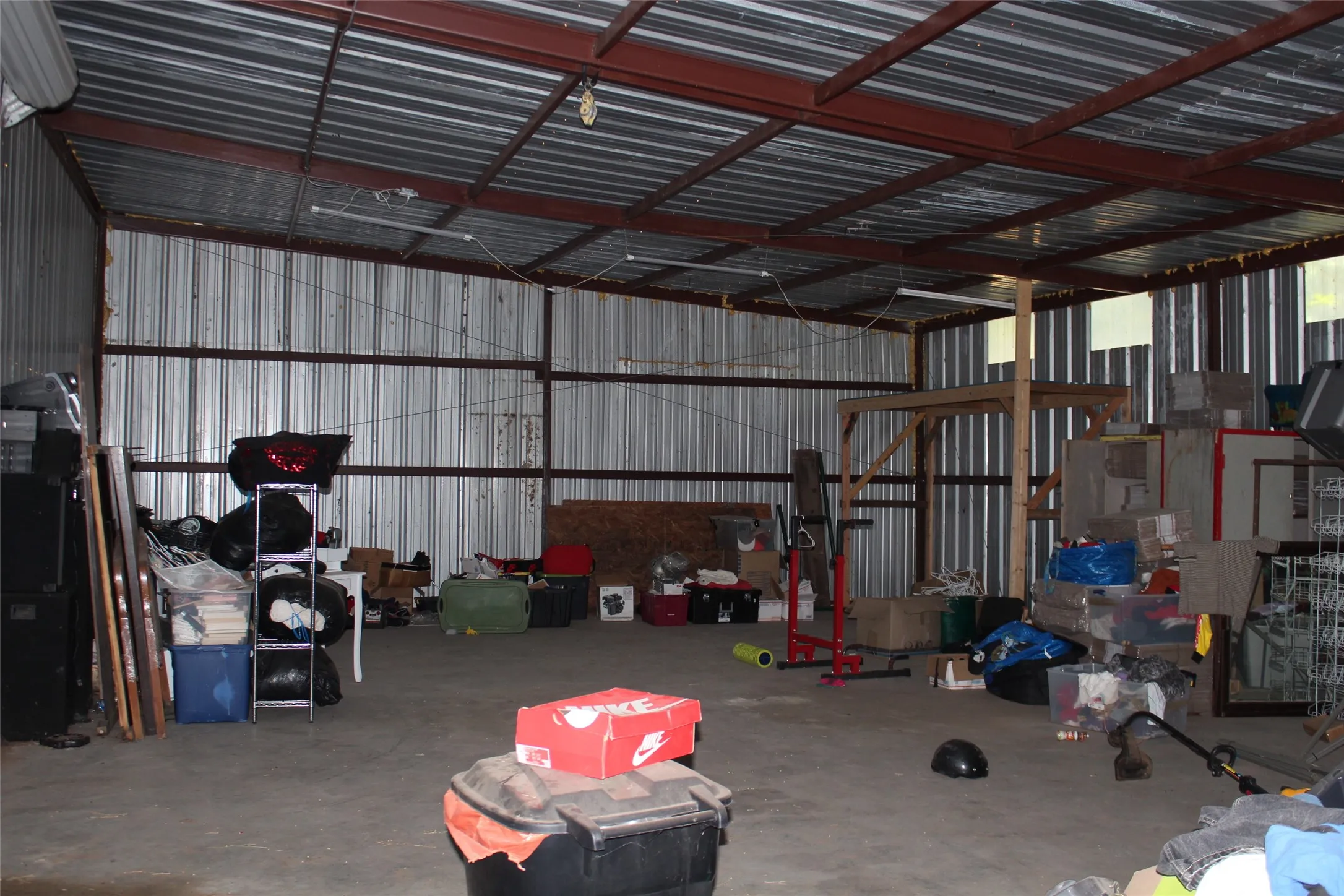 Single Family Residence For Sale in Knox County , 461 S 9th Avenue, Munday, Texas 76371, 5 Bedroom, 3 Bathroom, 5 Garage spaces, 2,586 Sqft, built in 1920, mls#21357082, Real Estate Agent in Munday, Homes For Sale in Knox county, Homes For Sale in Munday, Realtor in Munday Texas, Real Estate Brokerage Independent Realty Texas, Luminita Cordes Realtor