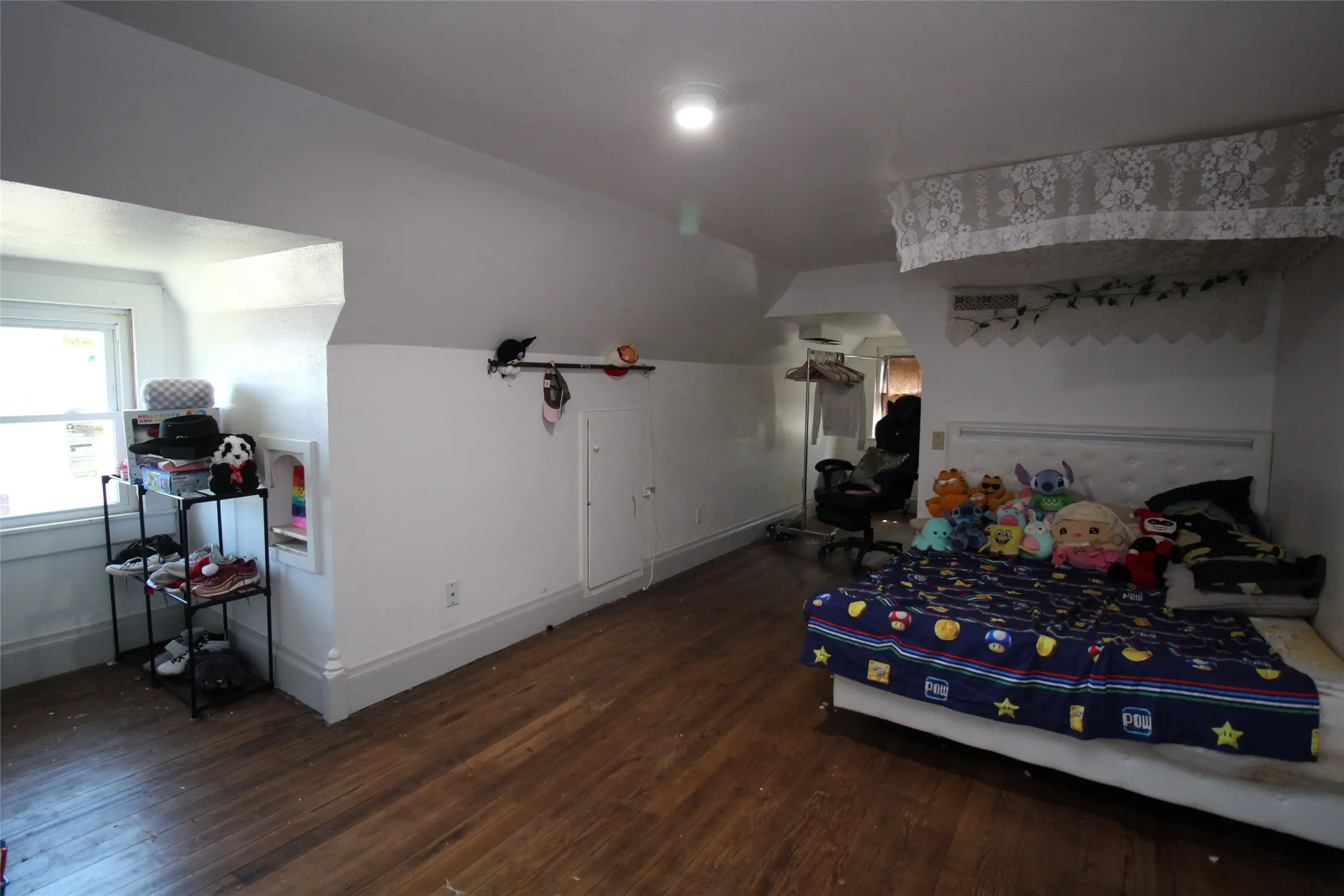Single Family Residence For Sale in Knox County , 461 S 9th Avenue, Munday, Texas 76371, 5 Bedroom, 3 Bathroom, 5 Garage spaces, 2,586 Sqft, built in 1920, mls#21357082, Real Estate Agent in Munday, Homes For Sale in Knox county, Homes For Sale in Munday, Realtor in Munday Texas, Real Estate Brokerage Independent Realty Texas, Luminita Cordes Realtor