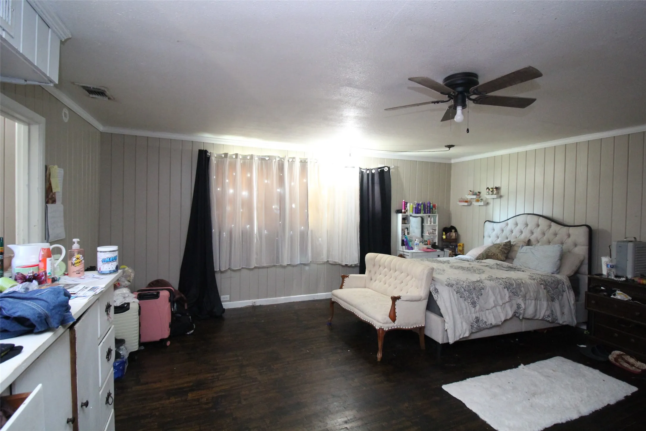Single Family Residence For Sale in Knox County , 461 S 9th Avenue, Munday, Texas 76371, 5 Bedroom, 3 Bathroom, 5 Garage spaces, 2,586 Sqft, built in 1920, mls#21357082, Real Estate Agent in Munday, Homes For Sale in Knox county, Homes For Sale in Munday, Realtor in Munday Texas, Real Estate Brokerage Independent Realty Texas, Luminita Cordes Realtor