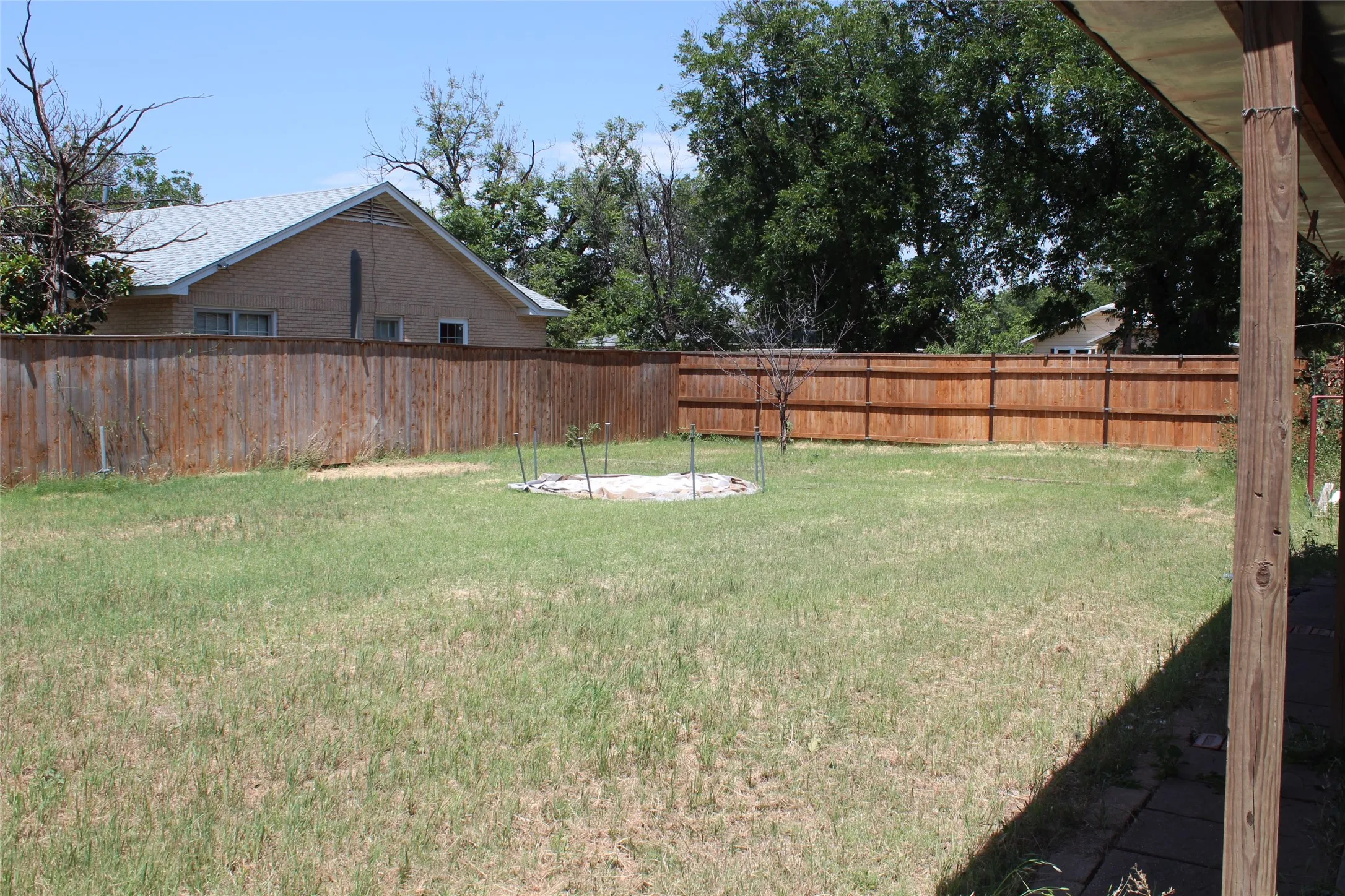 Single Family Residence For Sale in Knox County , 461 S 9th Avenue, Munday, Texas 76371, 5 Bedroom, 3 Bathroom, 5 Garage spaces, 2,586 Sqft, built in 1920, mls#21357082, Real Estate Agent in Munday, Homes For Sale in Knox county, Homes For Sale in Munday, Realtor in Munday Texas, Real Estate Brokerage Independent Realty Texas, Luminita Cordes Realtor