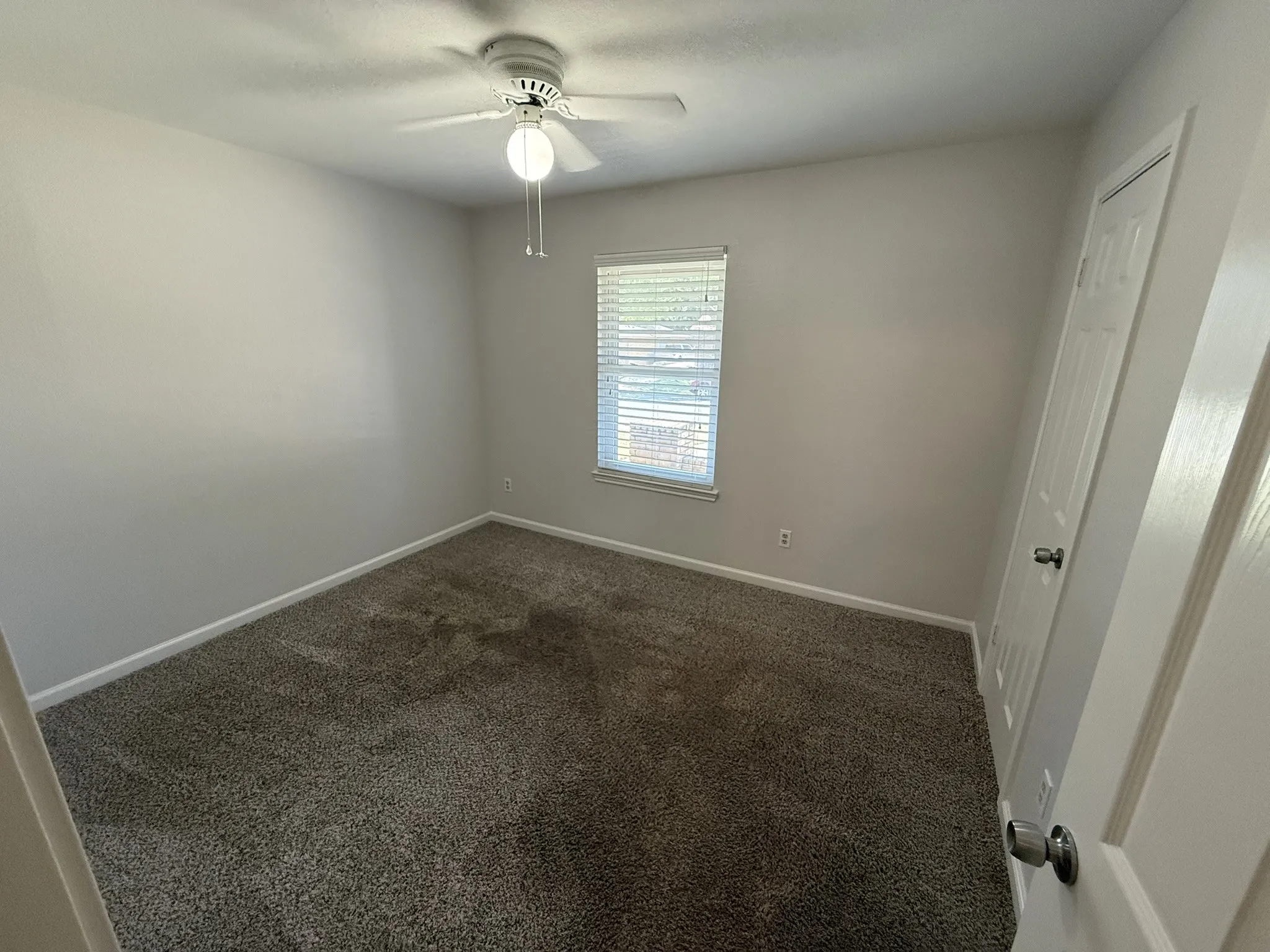 Townhouse For Sale in Tarrant County , 2317 Aquaduct Drive, Bedford, Texas 76022, 2 Bedroom, 1 Bathroom, Garage spaces, 1,038 Sqft, built in 1985, mls#21350103, Real Estate Agent in Bedford, Homes For Sale in Tarrant county, Homes For Sale in Bedford, Realtor in Bedford Texas, Real Estate Brokerage Independent Realty Texas, Luminita Cordes Realtor