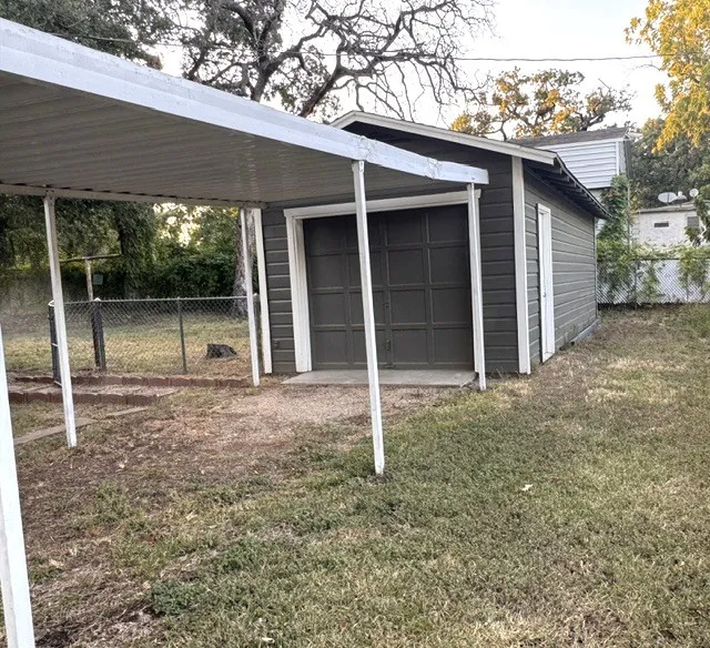 Single Family Residence For Sale in Tarrant County , 4619 Parrish Road, Haltom City, Texas 76117, 2 Bedroom, 1 Bathroom, 1 Garage spaces, 1,196 Sqft, built in 1945, mls#21353160, Real Estate Agent in Haltom City, Homes For Sale in Tarrant county, Homes For Sale in Haltom City, Realtor in Haltom City Texas, Real Estate Brokerage Independent Realty Texas, Luminita Cordes Realtor