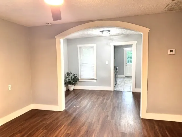 Single Family Residence For Sale in Tarrant County , 4619 Parrish Road, Haltom City, Texas 76117, 2 Bedroom, 1 Bathroom, 1 Garage spaces, 1,196 Sqft, built in 1945, mls#21353160, Real Estate Agent in Haltom City, Homes For Sale in Tarrant county, Homes For Sale in Haltom City, Realtor in Haltom City Texas, Real Estate Brokerage Independent Realty Texas, Luminita Cordes Realtor