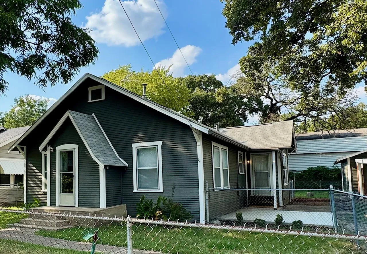 Single Family Residence For Sale in Tarrant County , 4619 Parrish Road, Haltom City, Texas 76117, 2 Bedroom, 1 Bathroom, 1 Garage spaces, 1,196 Sqft, built in 1945, mls#21353160, Real Estate Agent in Haltom City, Homes For Sale in Tarrant county, Homes For Sale in Haltom City, Realtor in Haltom City Texas, Real Estate Brokerage Independent Realty Texas, Luminita Cordes Realtor