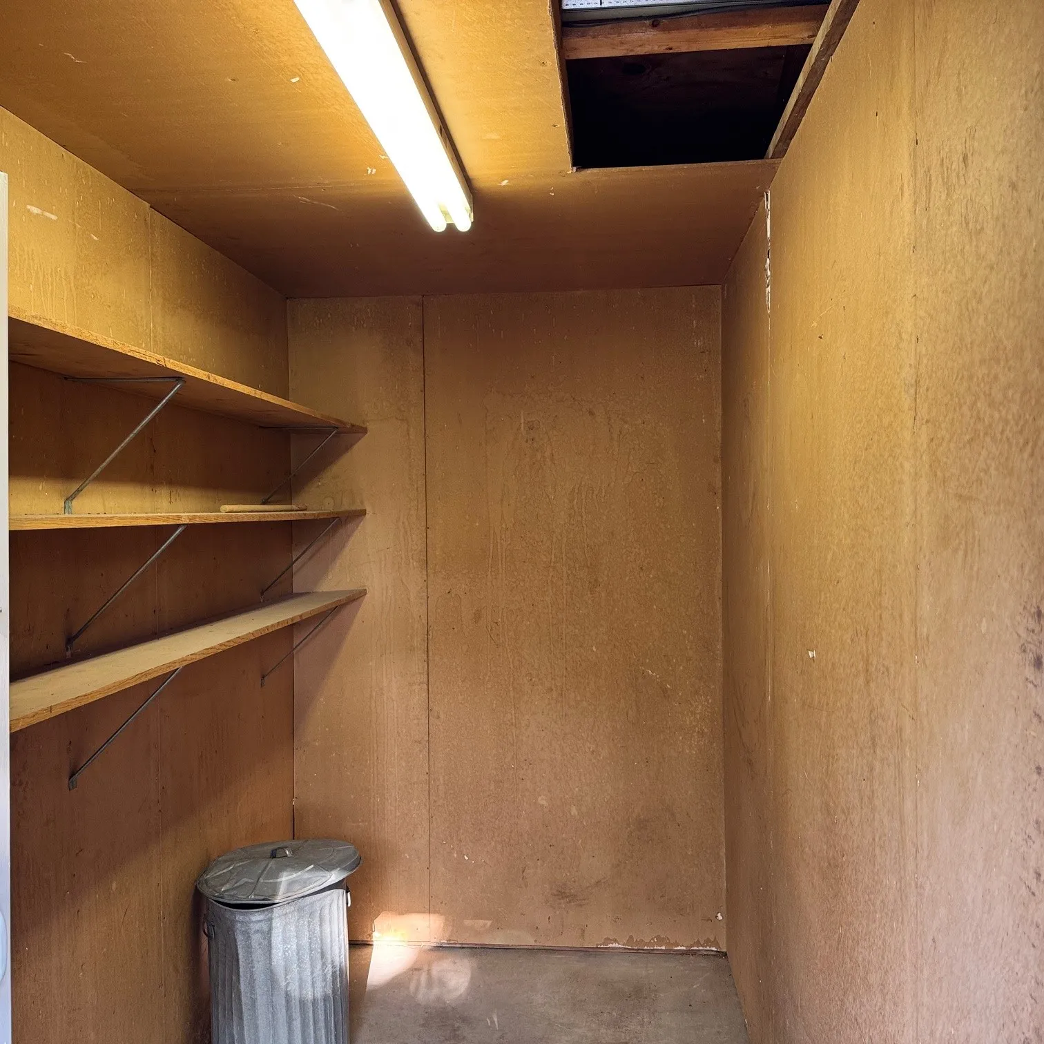 Single Family Residence For Sale in Tarrant County , 4619 Parrish Road, Haltom City, Texas 76117, 2 Bedroom, 1 Bathroom, 1 Garage spaces, 1,196 Sqft, built in 1945, mls#21353160, Real Estate Agent in Haltom City, Homes For Sale in Tarrant county, Homes For Sale in Haltom City, Realtor in Haltom City Texas, Real Estate Brokerage Independent Realty Texas, Luminita Cordes Realtor