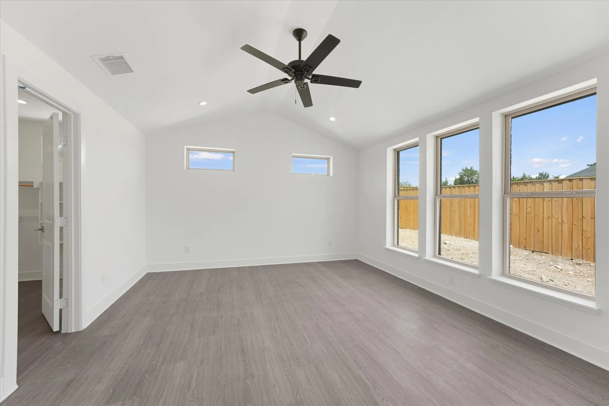 Single Family Residence For Sale in Dallas County , 3763 Wenatche Drive, Dallas, Texas 75233, 4 Bedroom, 4 Bathroom, 2 Garage spaces, 2,907 Sqft, built in 2024, mls#21356333, Real Estate Agent in Dallas, Homes For Sale in Dallas county, Homes For Sale in Dallas, Realtor in Dallas Texas, Real Estate Brokerage Independent Realty Texas, Luminita Cordes Realtor