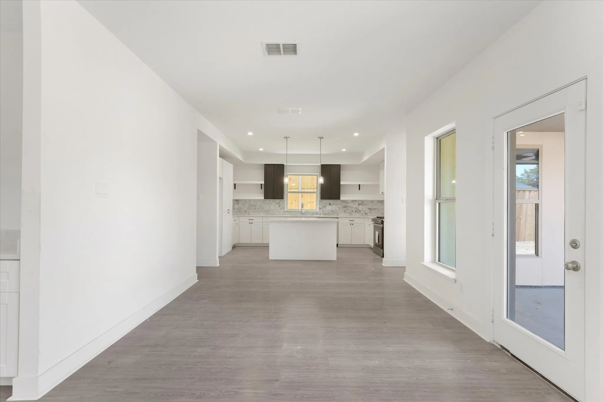 Single Family Residence For Sale in Dallas County , 3763 Wenatche Drive, Dallas, Texas 75233, 4 Bedroom, 4 Bathroom, 2 Garage spaces, 2,907 Sqft, built in 2024, mls#21356333, Real Estate Agent in Dallas, Homes For Sale in Dallas county, Homes For Sale in Dallas, Realtor in Dallas Texas, Real Estate Brokerage Independent Realty Texas, Luminita Cordes Realtor