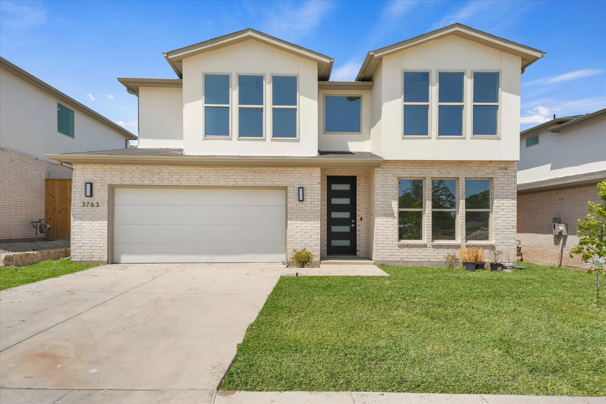 Single Family Residence For Sale in Dallas County , 3763 Wenatche Drive, Dallas, Texas 75233, 4 Bedroom, 4 Bathroom, 2 Garage spaces, 2,907 Sqft, built in 2024, mls#21356333, Real Estate Agent in Dallas, Homes For Sale in Dallas county, Homes For Sale in Dallas, Realtor in Dallas Texas, Real Estate Brokerage Independent Realty Texas, Luminita Cordes Realtor