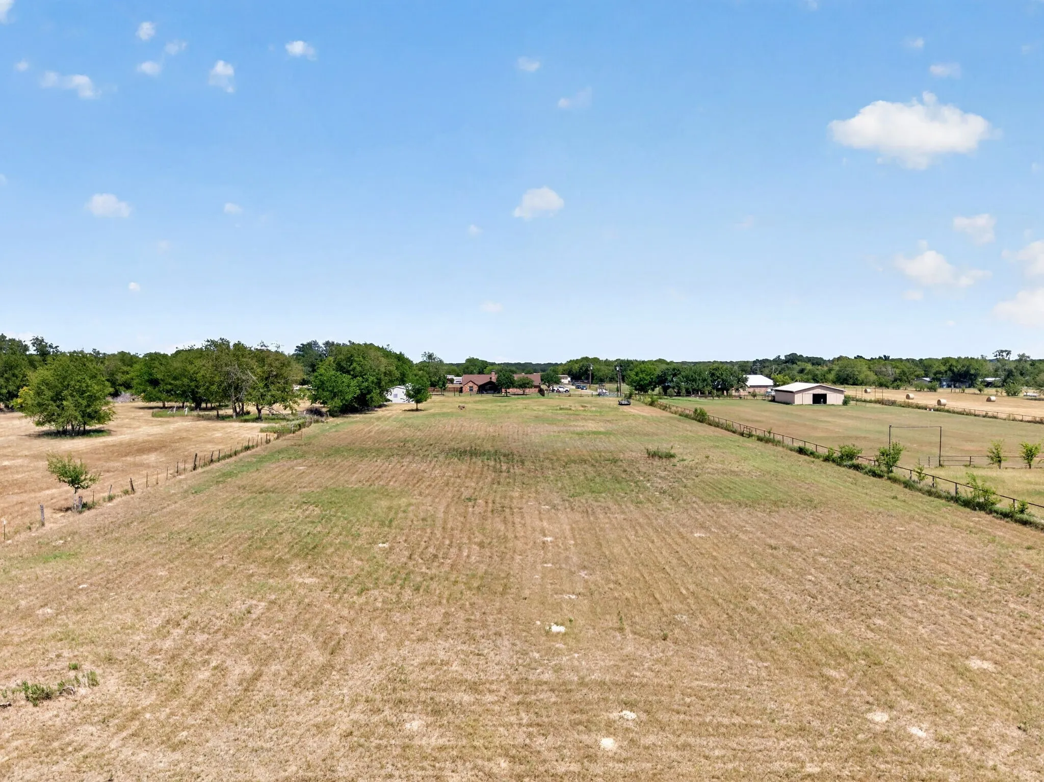Single Family Residence For Sale in Kaufman County , 8023 Fm 429, Kaufman, Texas 75142, 3 Bedroom, 2 Bathroom, 2 Garage spaces, 2,065 Sqft, built in 2003, mls#21350410, Real Estate Agent in Kaufman, Homes For Sale in Kaufman county, Homes For Sale in Kaufman, Realtor in Kaufman Texas, Real Estate Brokerage Independent Realty Texas, Luminita Cordes Realtor