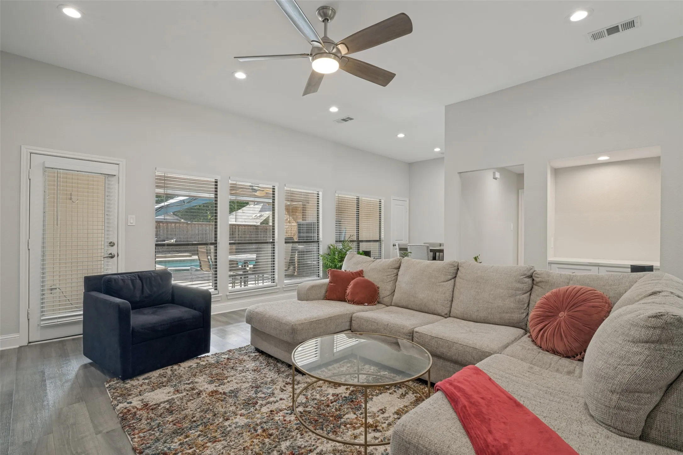 Single Family Residence For Rent in Collin County , 3313 Darion Lane, Plano, Texas 75093, 3 Bedroom, 2 Bathroom, 2 Garage spaces, 1,833 Sqft, built in 1983, mls#21357247, Real Estate Agent in Plano, Homes For Rent in Collin county, Homes For Rent in Plano, Realtor in Plano Texas, Real Estate Brokerage Independent Realty Texas, Luminita Cordes Realtor