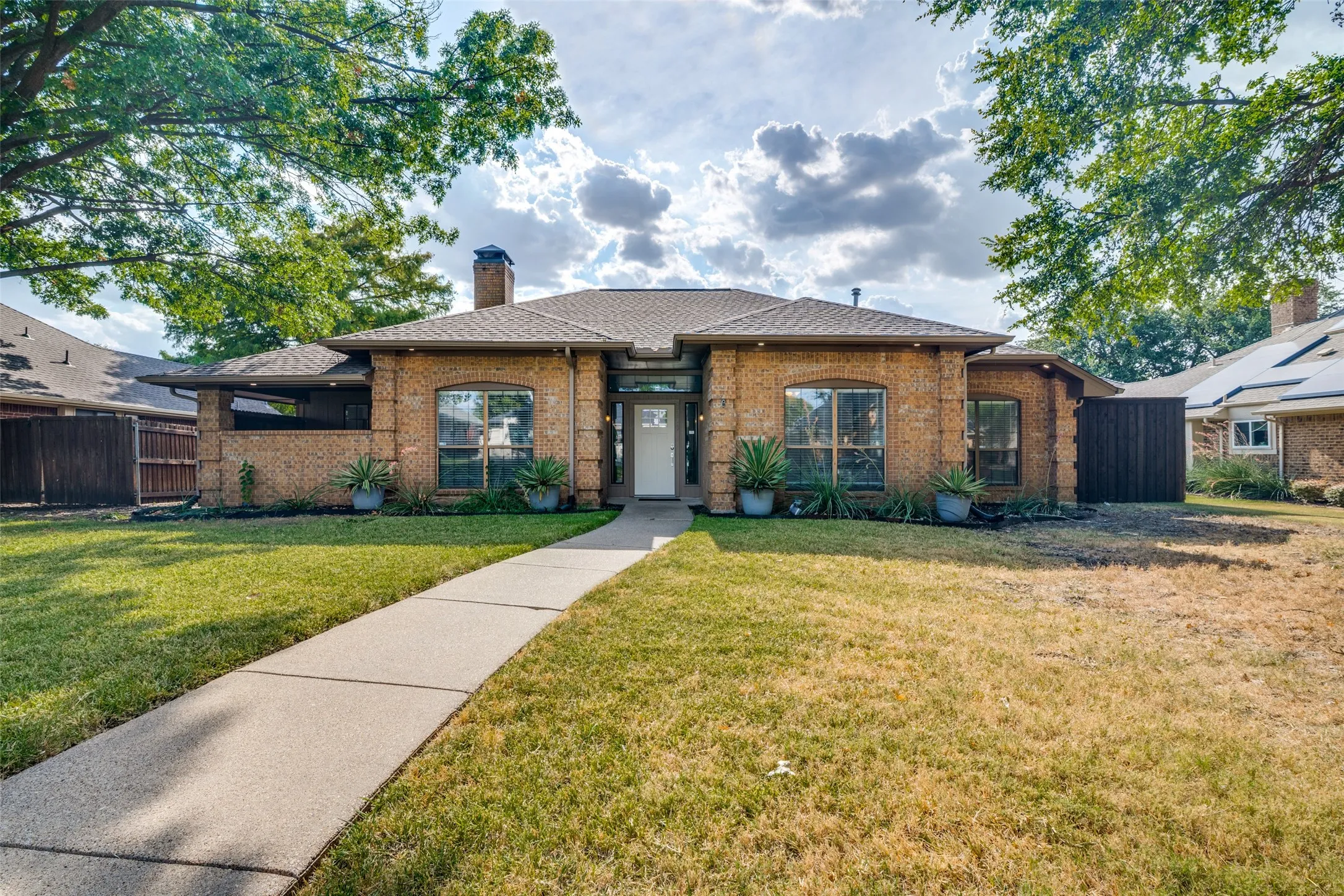 Single Family Residence For Rent in Collin County , 3313 Darion Lane, Plano, Texas 75093, 3 Bedroom, 2 Bathroom, 2 Garage spaces, 1,833 Sqft, built in 1983, mls#21357247, Real Estate Agent in Plano, Homes For Rent in Collin county, Homes For Rent in Plano, Realtor in Plano Texas, Real Estate Brokerage Independent Realty Texas, Luminita Cordes Realtor