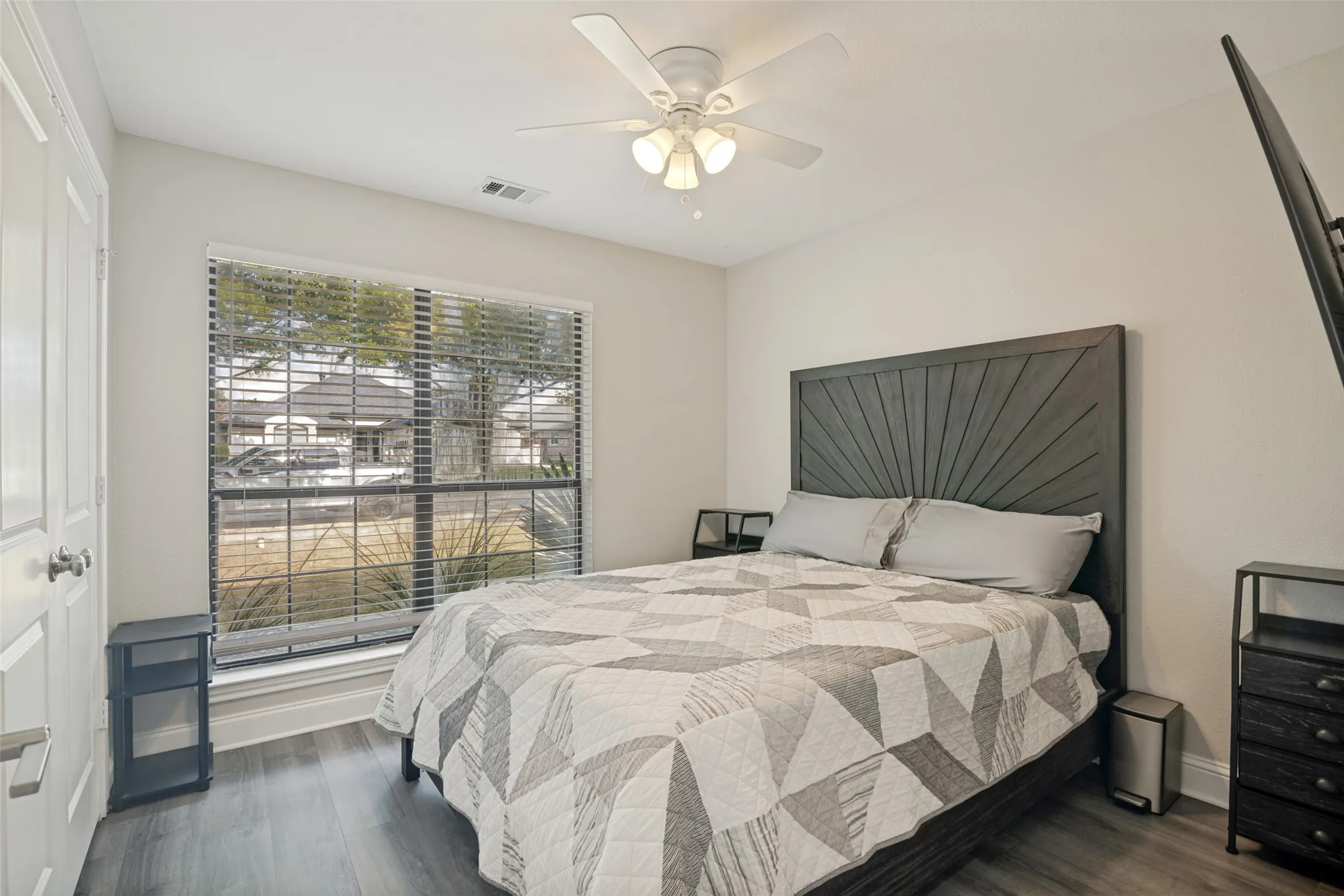 secondary bedroom