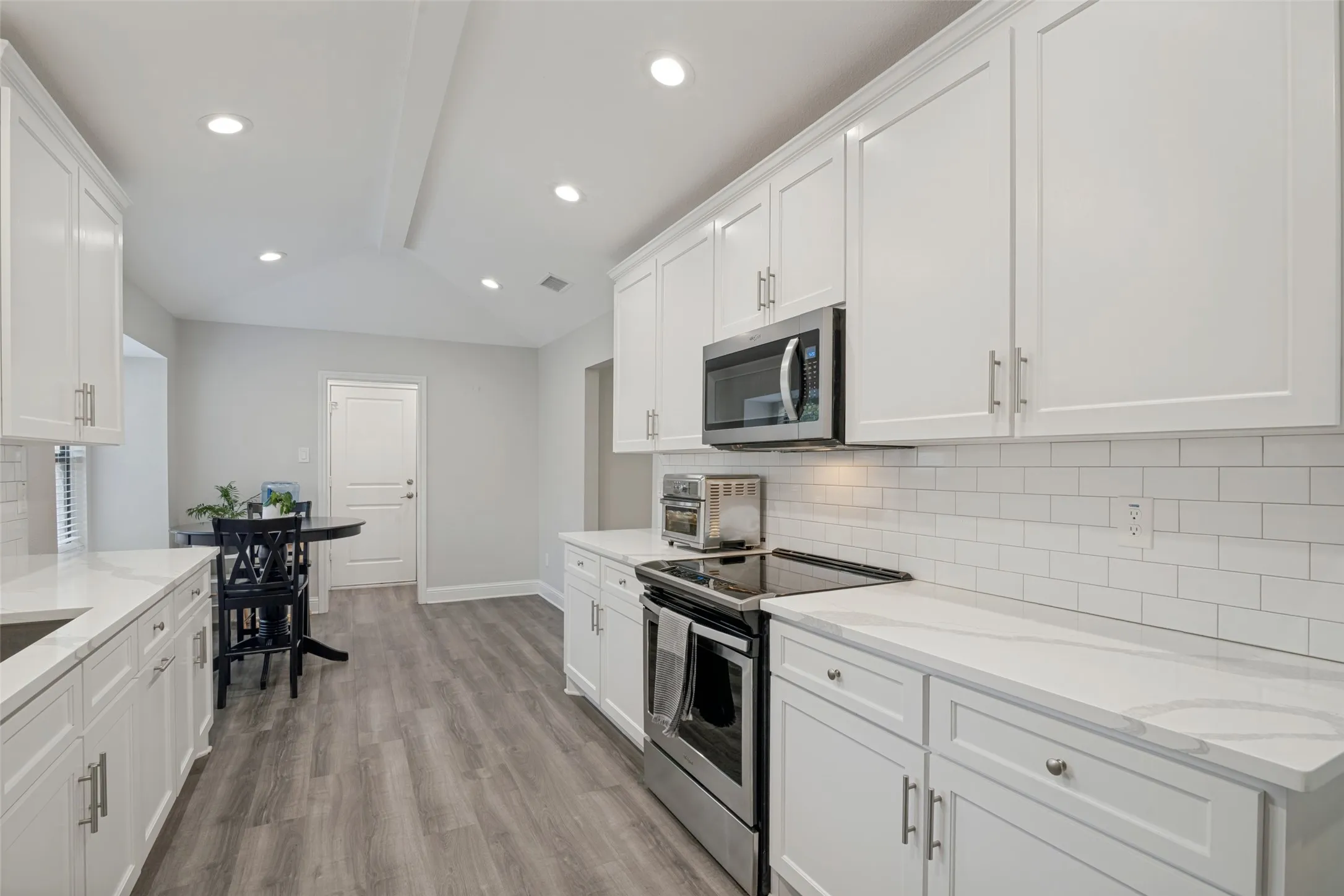 Single Family Residence For Rent in Collin County , 3313 Darion Lane, Plano, Texas 75093, 3 Bedroom, 2 Bathroom, 2 Garage spaces, 1,833 Sqft, built in 1983, mls#21357247, Real Estate Agent in Plano, Homes For Rent in Collin county, Homes For Rent in Plano, Realtor in Plano Texas, Real Estate Brokerage Independent Realty Texas, Luminita Cordes Realtor