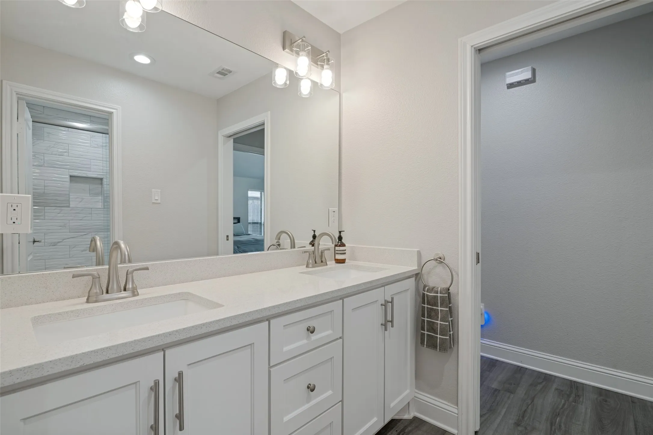 full secondary bathroom, with double sink vanity