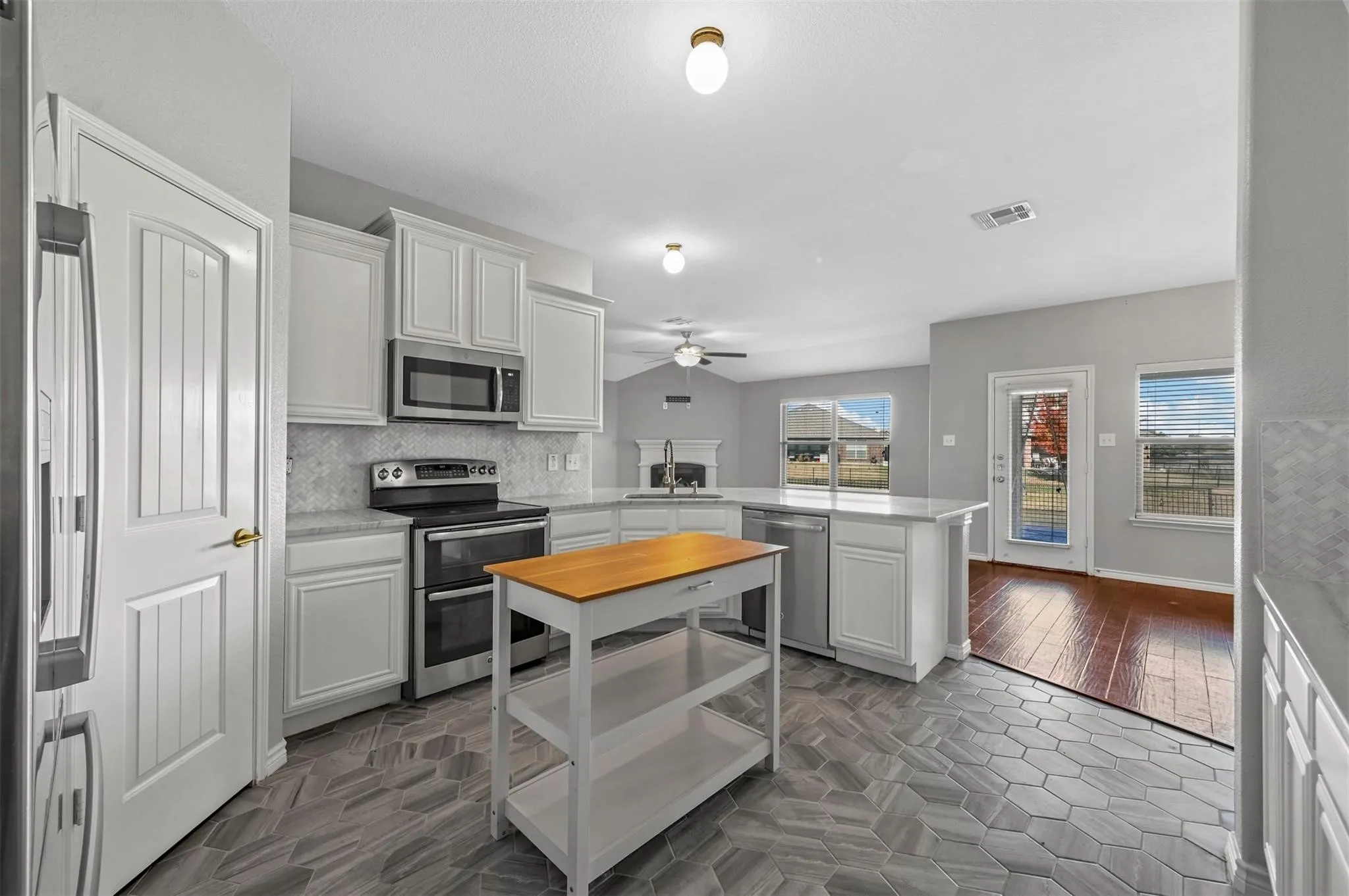 Single Family Residence For Rent in Denton County , 5590 Manitou Drive, Prosper, Texas 75078, 4 Bedroom, 2 Bathroom, 2 Garage spaces, 2,180 Sqft, built in 2009, mls#21358305, Real Estate Agent in Prosper, Homes For Rent in Denton county, Homes For Rent in Prosper, Realtor in Prosper Texas, Real Estate Brokerage Independent Realty Texas, Luminita Cordes Realtor