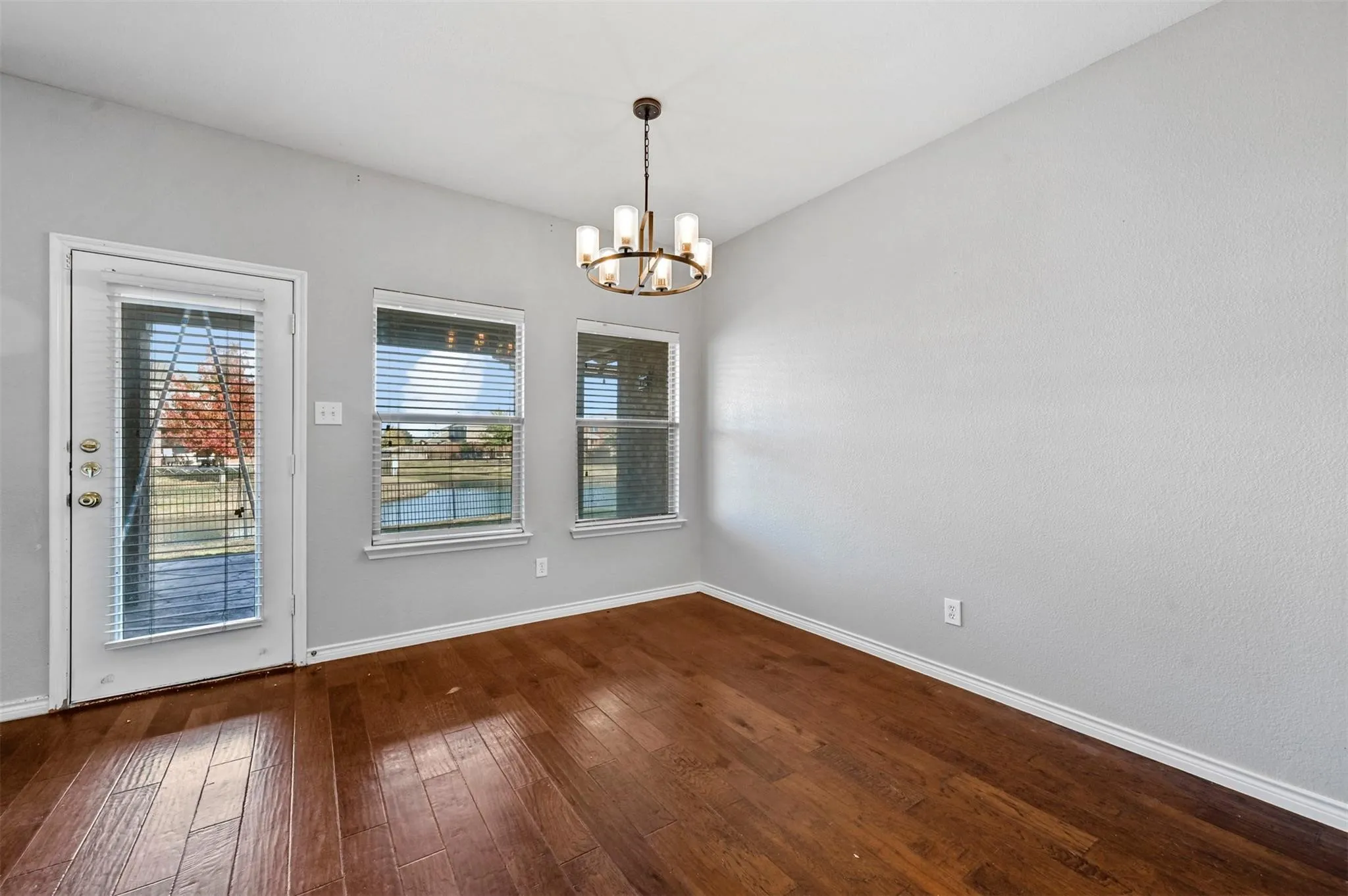 Single Family Residence For Rent in Denton County , 5590 Manitou Drive, Prosper, Texas 75078, 4 Bedroom, 2 Bathroom, 2 Garage spaces, 2,180 Sqft, built in 2009, mls#21358305, Real Estate Agent in Prosper, Homes For Rent in Denton county, Homes For Rent in Prosper, Realtor in Prosper Texas, Real Estate Brokerage Independent Realty Texas, Luminita Cordes Realtor
