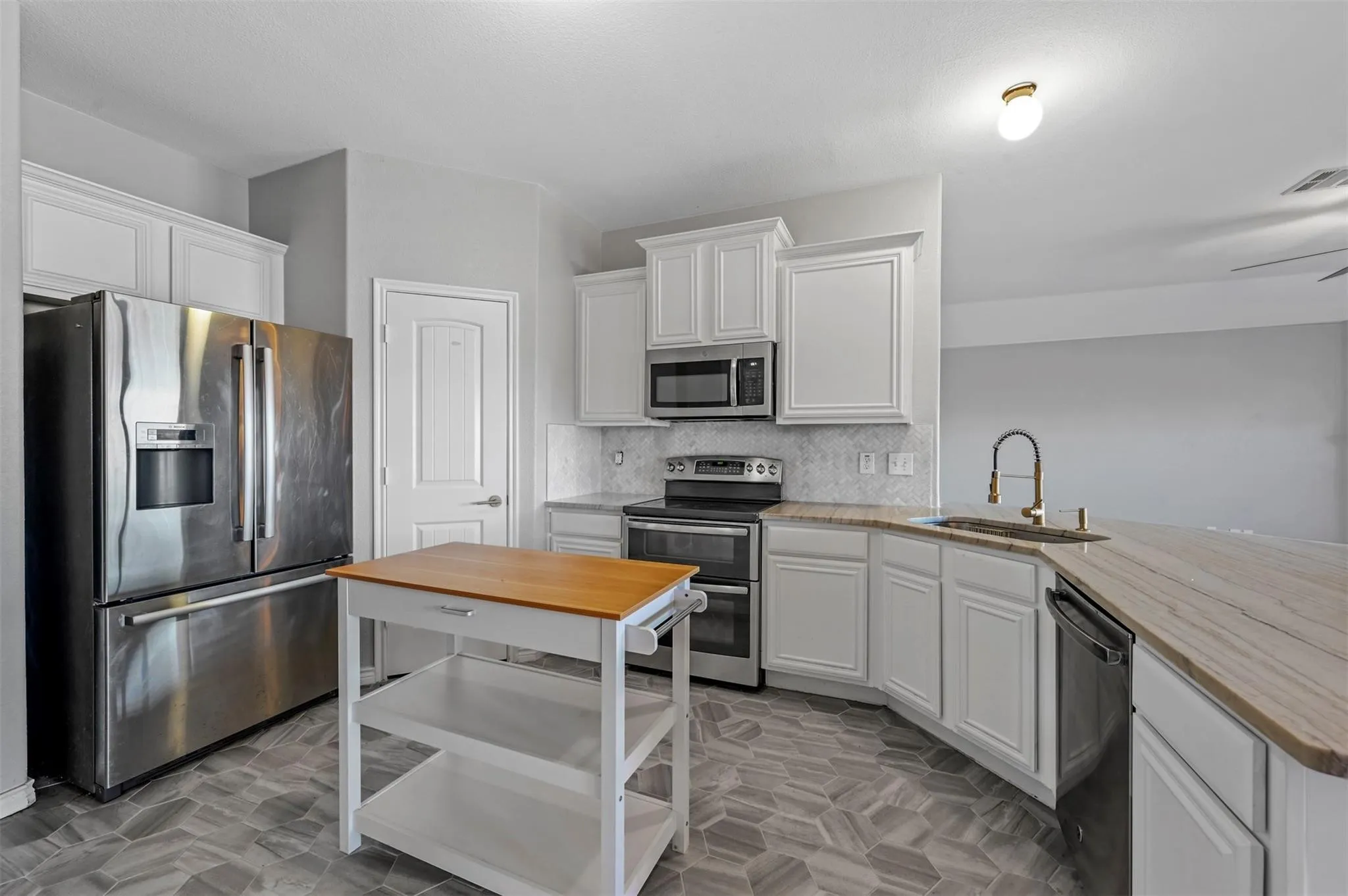 Single Family Residence For Rent in Denton County , 5590 Manitou Drive, Prosper, Texas 75078, 4 Bedroom, 2 Bathroom, 2 Garage spaces, 2,180 Sqft, built in 2009, mls#21358305, Real Estate Agent in Prosper, Homes For Rent in Denton county, Homes For Rent in Prosper, Realtor in Prosper Texas, Real Estate Brokerage Independent Realty Texas, Luminita Cordes Realtor