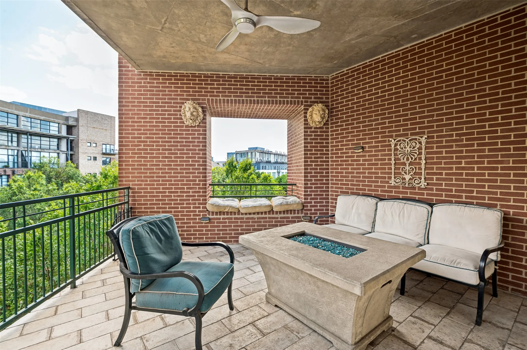 Condominium For Sale in Dallas County , 5055 Addison Circle 423, Addison, Texas 75001, 2 Bedroom, 2 Bathroom, 2 Garage spaces, 1,979 Sqft, built in 2000, mls#21358256, Real Estate Agent in Addison, Homes For Sale in Dallas county, Homes For Sale in Addison, Realtor in Addison Texas, Real Estate Brokerage Independent Realty Texas, Luminita Cordes Realtor