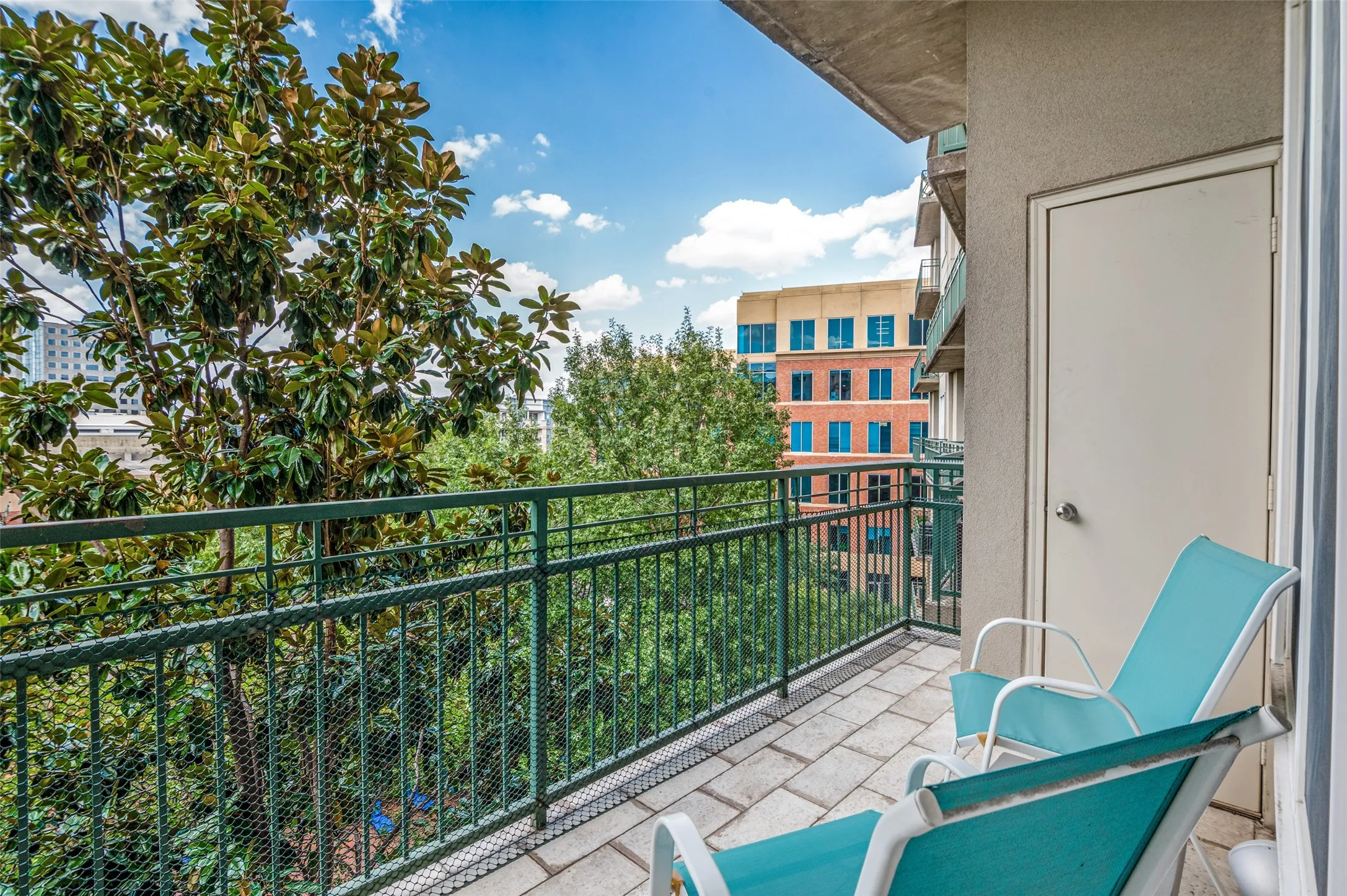 Condominium For Sale in Dallas County , 5055 Addison Circle 423, Addison, Texas 75001, 2 Bedroom, 2 Bathroom, 2 Garage spaces, 1,979 Sqft, built in 2000, mls#21358256, Real Estate Agent in Addison, Homes For Sale in Dallas county, Homes For Sale in Addison, Realtor in Addison Texas, Real Estate Brokerage Independent Realty Texas, Luminita Cordes Realtor