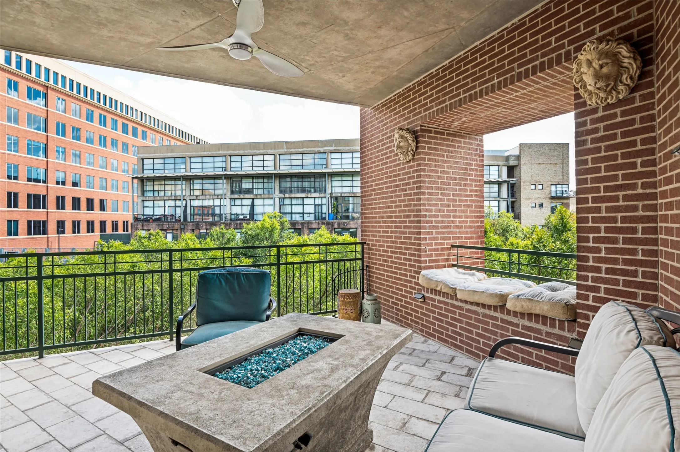 Condominium For Sale in Dallas County , 5055 Addison Circle 423, Addison, Texas 75001, 2 Bedroom, 2 Bathroom, 2 Garage spaces, 1,979 Sqft, built in 2000, mls#21358256, Real Estate Agent in Addison, Homes For Sale in Dallas county, Homes For Sale in Addison, Realtor in Addison Texas, Real Estate Brokerage Independent Realty Texas, Luminita Cordes Realtor