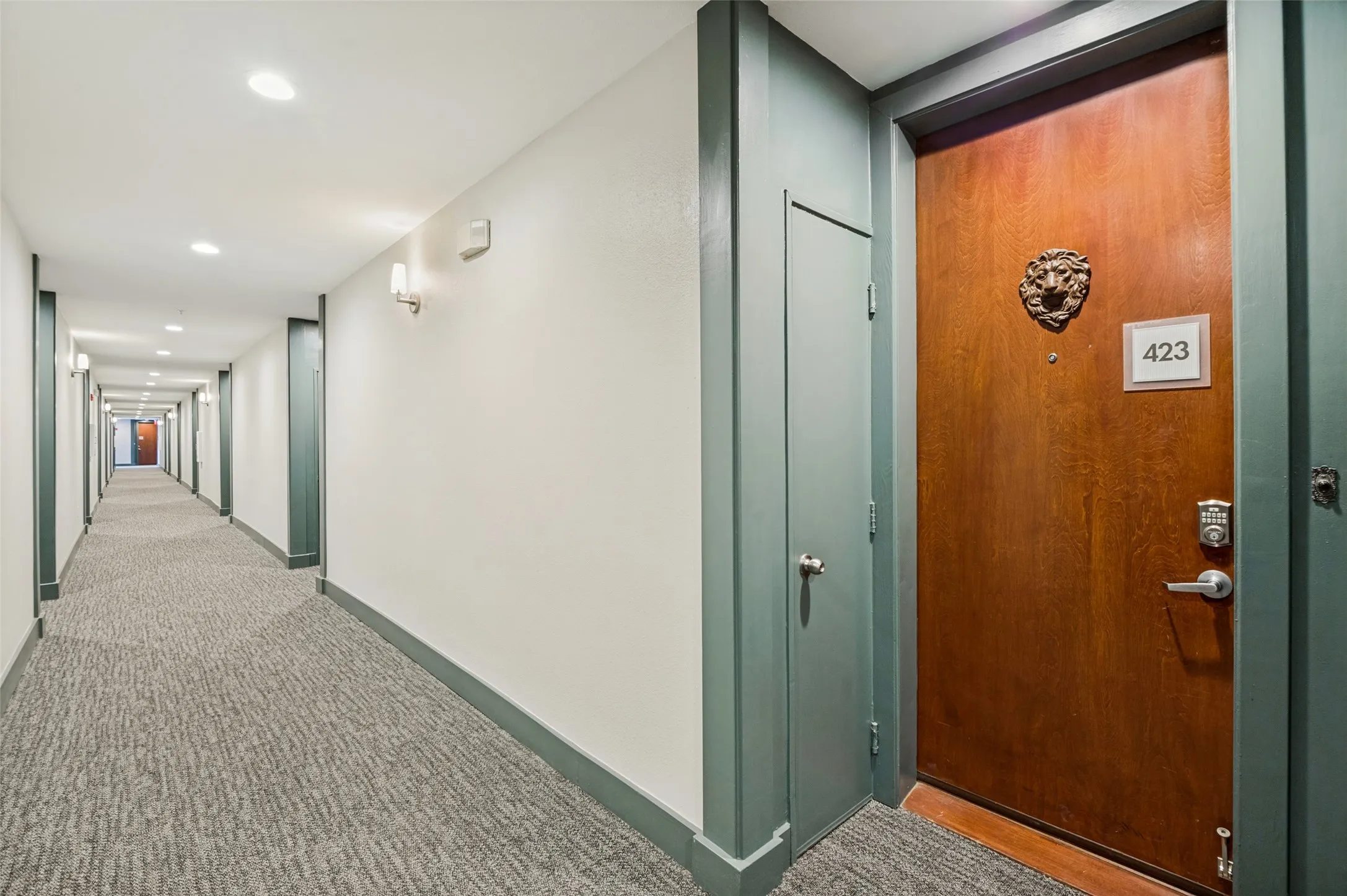 Condominium For Sale in Dallas County , 5055 Addison Circle 423, Addison, Texas 75001, 2 Bedroom, 2 Bathroom, 2 Garage spaces, 1,979 Sqft, built in 2000, mls#21358256, Real Estate Agent in Addison, Homes For Sale in Dallas county, Homes For Sale in Addison, Realtor in Addison Texas, Real Estate Brokerage Independent Realty Texas, Luminita Cordes Realtor