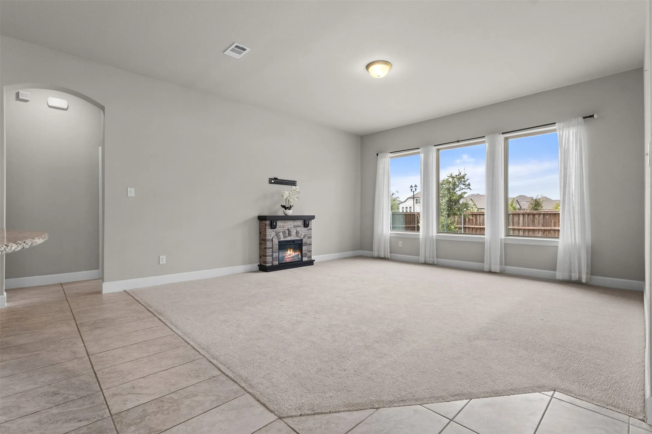 Single Family Residence For Rent in Johnson County , 2900 Bluff Creek Drive, Mansfield, Texas 76063, 4 Bedroom, 3 Bathroom, 2 Garage spaces, 2,430 Sqft, built in 2021, mls#21358312, Real Estate Agent in Mansfield, Homes For Rent in Johnson county, Homes For Rent in Mansfield, Realtor in Mansfield Texas, Real Estate Brokerage Independent Realty Texas, Luminita Cordes Realtor