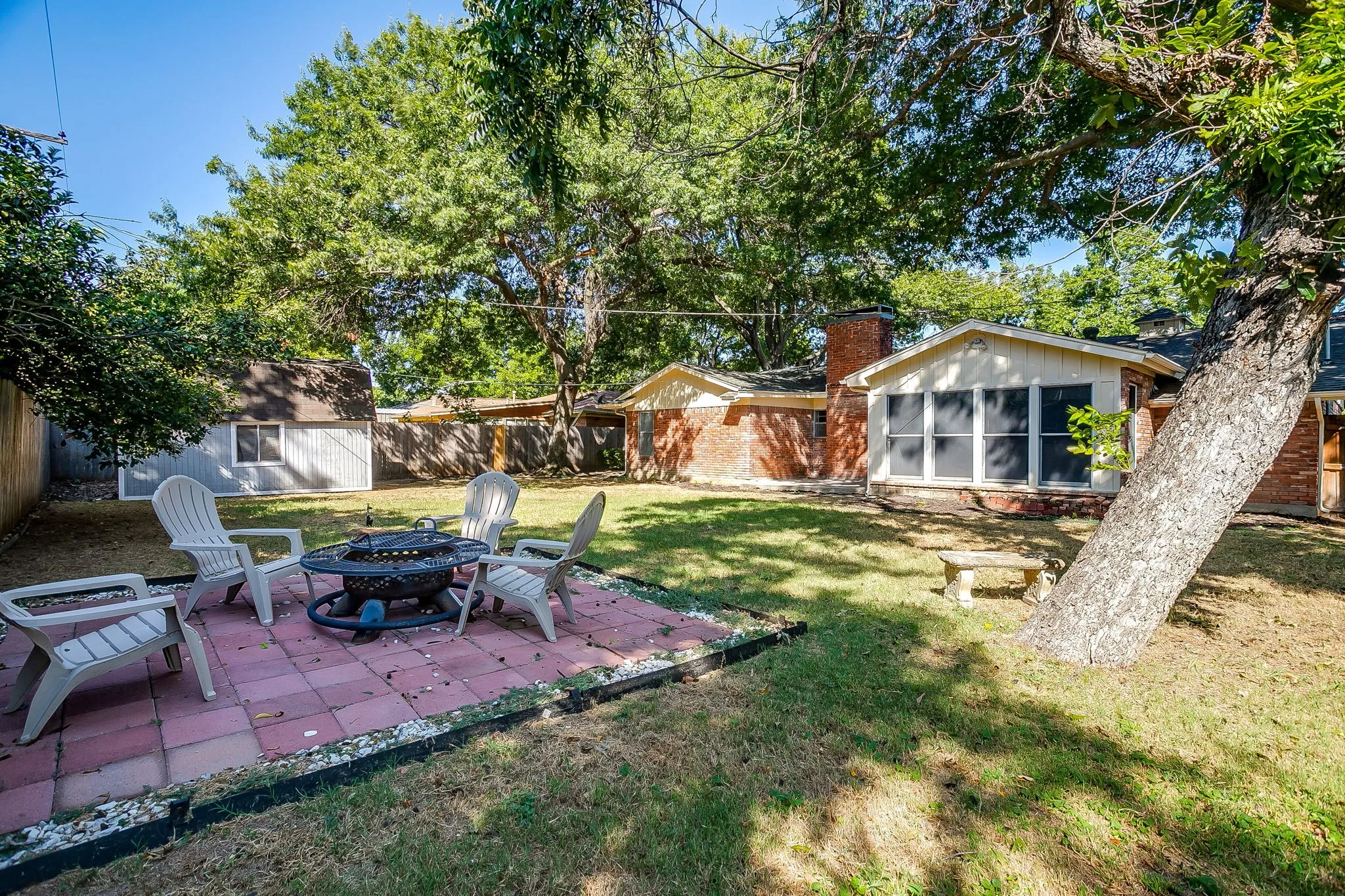 Single Family Residence For Sale in Tarrant County , 5817 Trail Lake Drive, Fort Worth, Texas 76133, 3 Bedroom, 2 Bathroom, 2 Garage spaces, 1,976 Sqft, built in 1958, mls#21349806, Real Estate Agent in Fort Worth, Homes For Sale in Tarrant county, Homes For Sale in Fort Worth, Realtor in Fort Worth Texas, Real Estate Brokerage Independent Realty Texas, Luminita Cordes Realtor