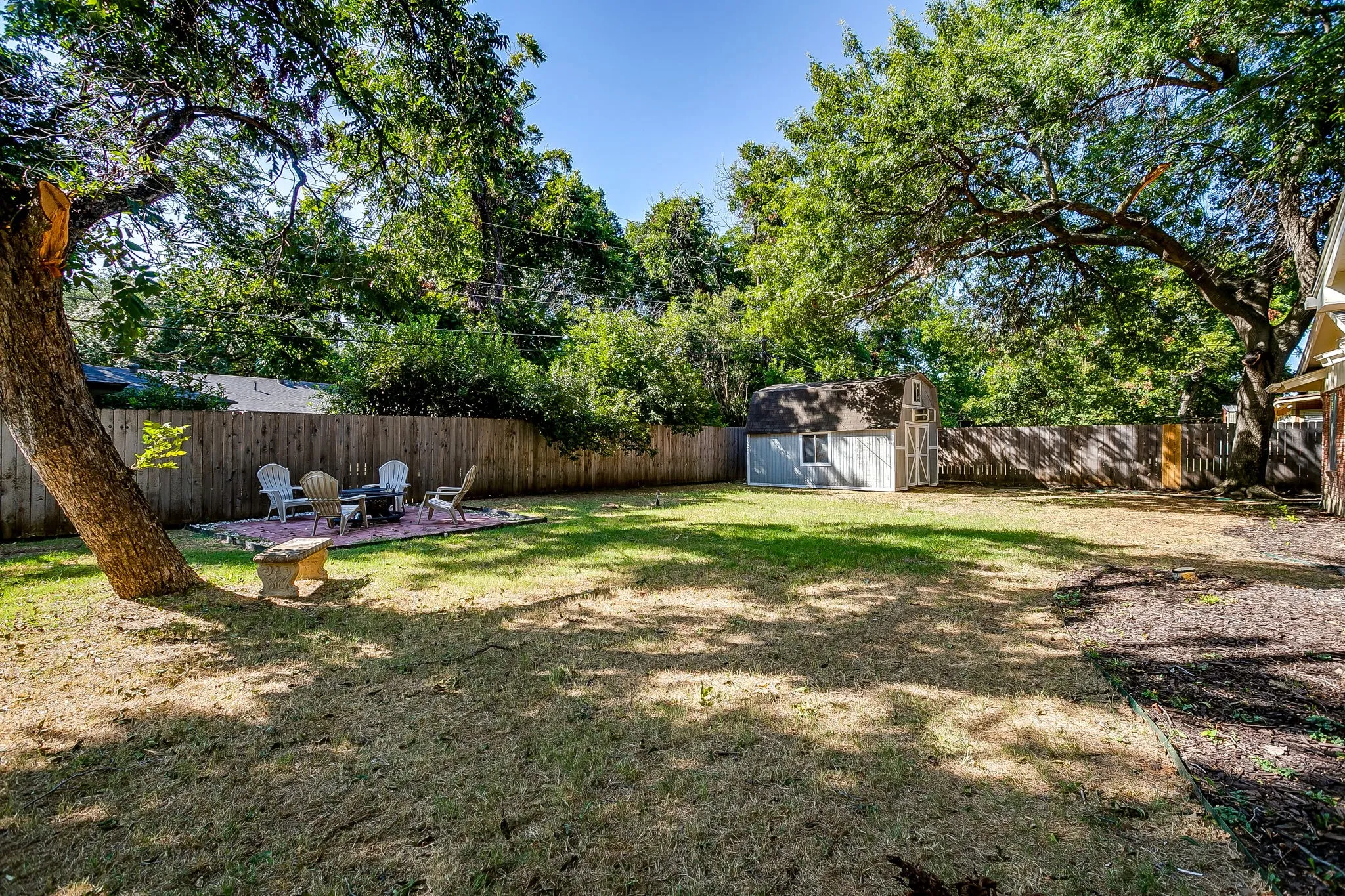 Single Family Residence For Sale in Tarrant County , 5817 Trail Lake Drive, Fort Worth, Texas 76133, 3 Bedroom, 2 Bathroom, 2 Garage spaces, 1,976 Sqft, built in 1958, mls#21349806, Real Estate Agent in Fort Worth, Homes For Sale in Tarrant county, Homes For Sale in Fort Worth, Realtor in Fort Worth Texas, Real Estate Brokerage Independent Realty Texas, Luminita Cordes Realtor