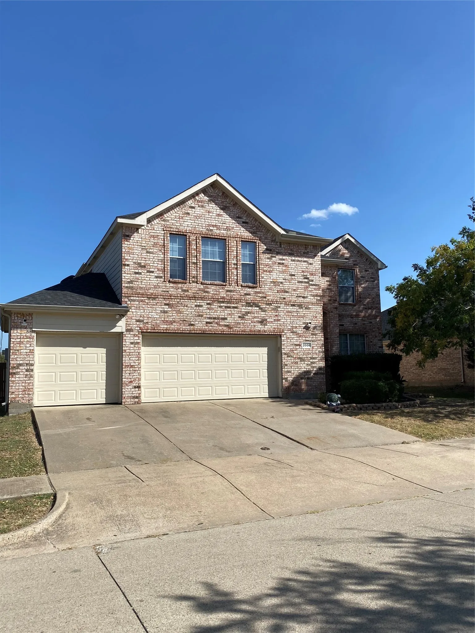 Single Family Residence For Sale in Kaufman County , 2008 Cooper Ridge Lane, Forney, Texas 75126, 3 Bedroom, 3 Bathroom, 3 Garage spaces, 2,349 Sqft, built in 2006, Price $260,000, mls#21358313, Real Estate Agent in Forney, Homes For Sale in Kaufman county, Homes For Sale in Forney, Realtor in Forney Texas, Real Estate Brokerage Independent Realty Texas, Luminita Cordes Realtor
