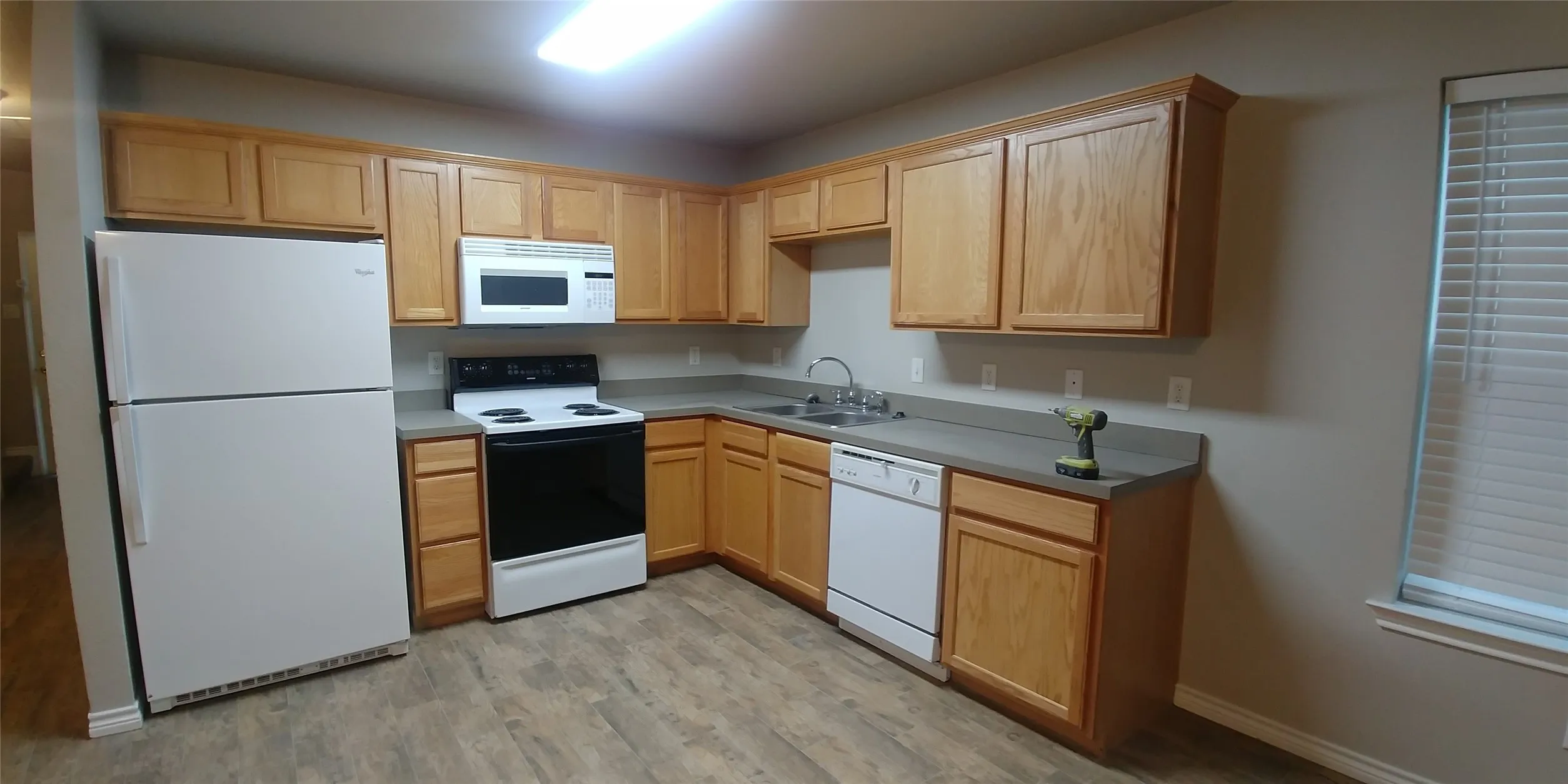 Duplex For Rent in Grayson County , 404 N Cleveland Avenue, Sherman, Texas 75090, 3 Bedroom, 3 Bathroom, 1 Garage spaces, 1,282 Sqft, built in 2006, mls#21357695, Real Estate Agent in Sherman, Homes For Rent in Grayson county, Homes For Rent in Sherman, Realtor in Sherman Texas, Real Estate Brokerage Independent Realty Texas, Luminita Cordes Realtor