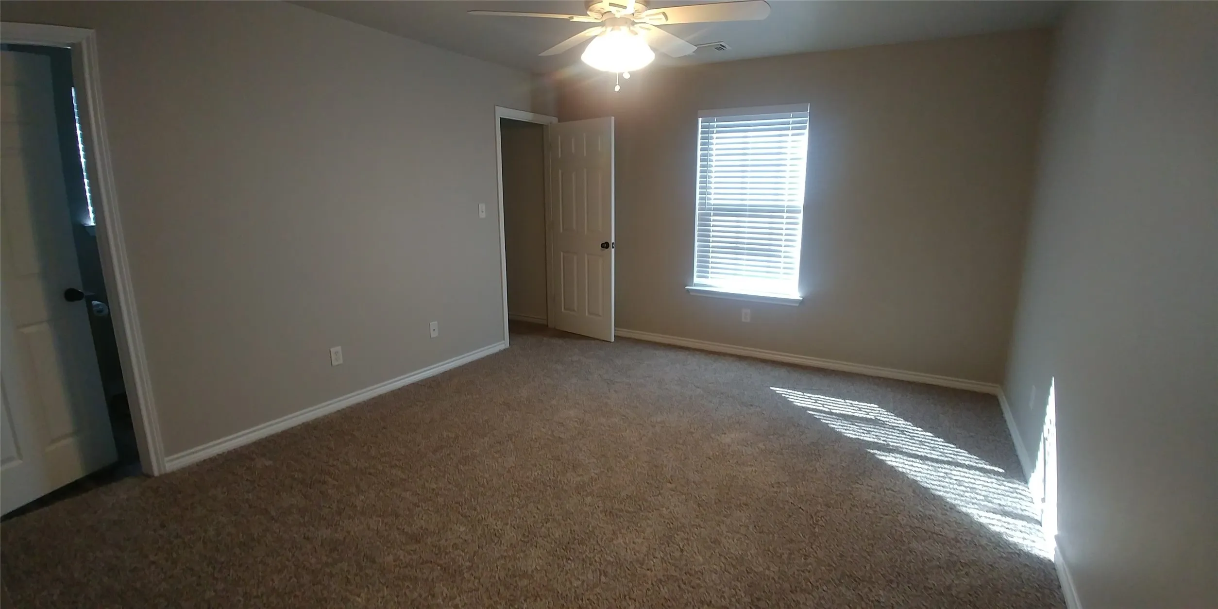 Duplex For Rent in Grayson County , 404 N Cleveland Avenue, Sherman, Texas 75090, 3 Bedroom, 3 Bathroom, 1 Garage spaces, 1,282 Sqft, built in 2006, mls#21357695, Real Estate Agent in Sherman, Homes For Rent in Grayson county, Homes For Rent in Sherman, Realtor in Sherman Texas, Real Estate Brokerage Independent Realty Texas, Luminita Cordes Realtor