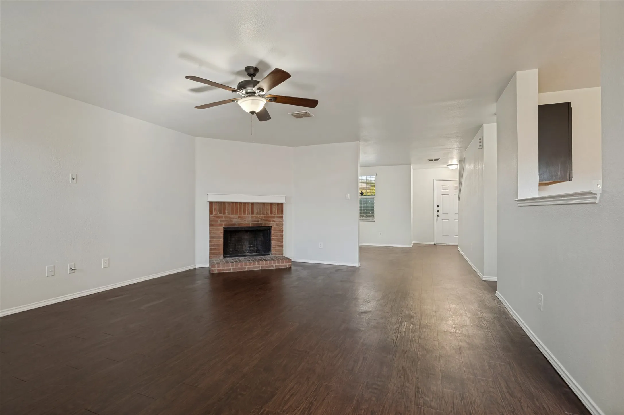 Single Family Residence For Sale in Dallas County , 1030 April Showers Lane, Lancaster, Texas 75134, 3 Bedroom, 3 Bathroom, 2 Garage spaces, 2,771 Sqft, built in 2005, mls#21358152, Real Estate Agent in Lancaster, Homes For Sale in Dallas county, Homes For Sale in Lancaster, Realtor in Lancaster Texas, Real Estate Brokerage Independent Realty Texas, Luminita Cordes Realtor
