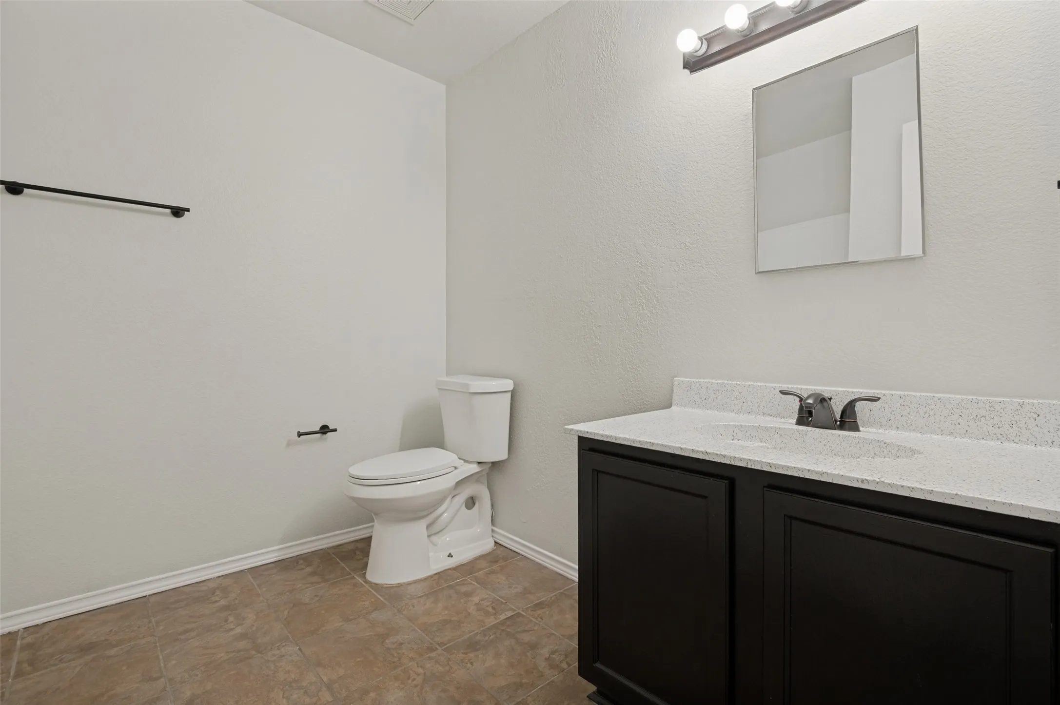 Single Family Residence For Sale in Dallas County , 1030 April Showers Lane, Lancaster, Texas 75134, 3 Bedroom, 3 Bathroom, 2 Garage spaces, 2,771 Sqft, built in 2005, mls#21358152, Real Estate Agent in Lancaster, Homes For Sale in Dallas county, Homes For Sale in Lancaster, Realtor in Lancaster Texas, Real Estate Brokerage Independent Realty Texas, Luminita Cordes Realtor