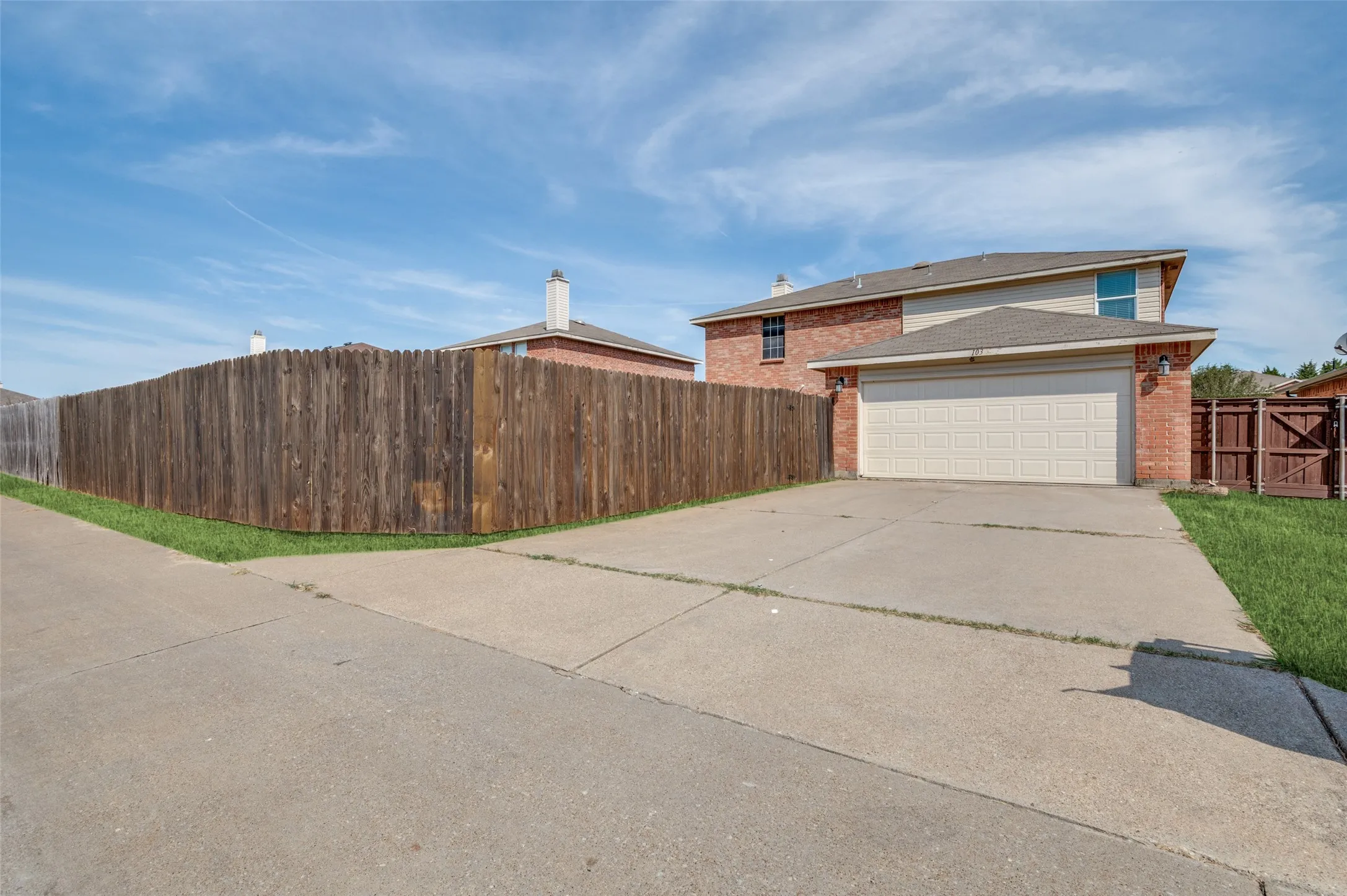 Single Family Residence For Sale in Dallas County , 1030 April Showers Lane, Lancaster, Texas 75134, 3 Bedroom, 3 Bathroom, 2 Garage spaces, 2,771 Sqft, built in 2005, mls#21358152, Real Estate Agent in Lancaster, Homes For Sale in Dallas county, Homes For Sale in Lancaster, Realtor in Lancaster Texas, Real Estate Brokerage Independent Realty Texas, Luminita Cordes Realtor