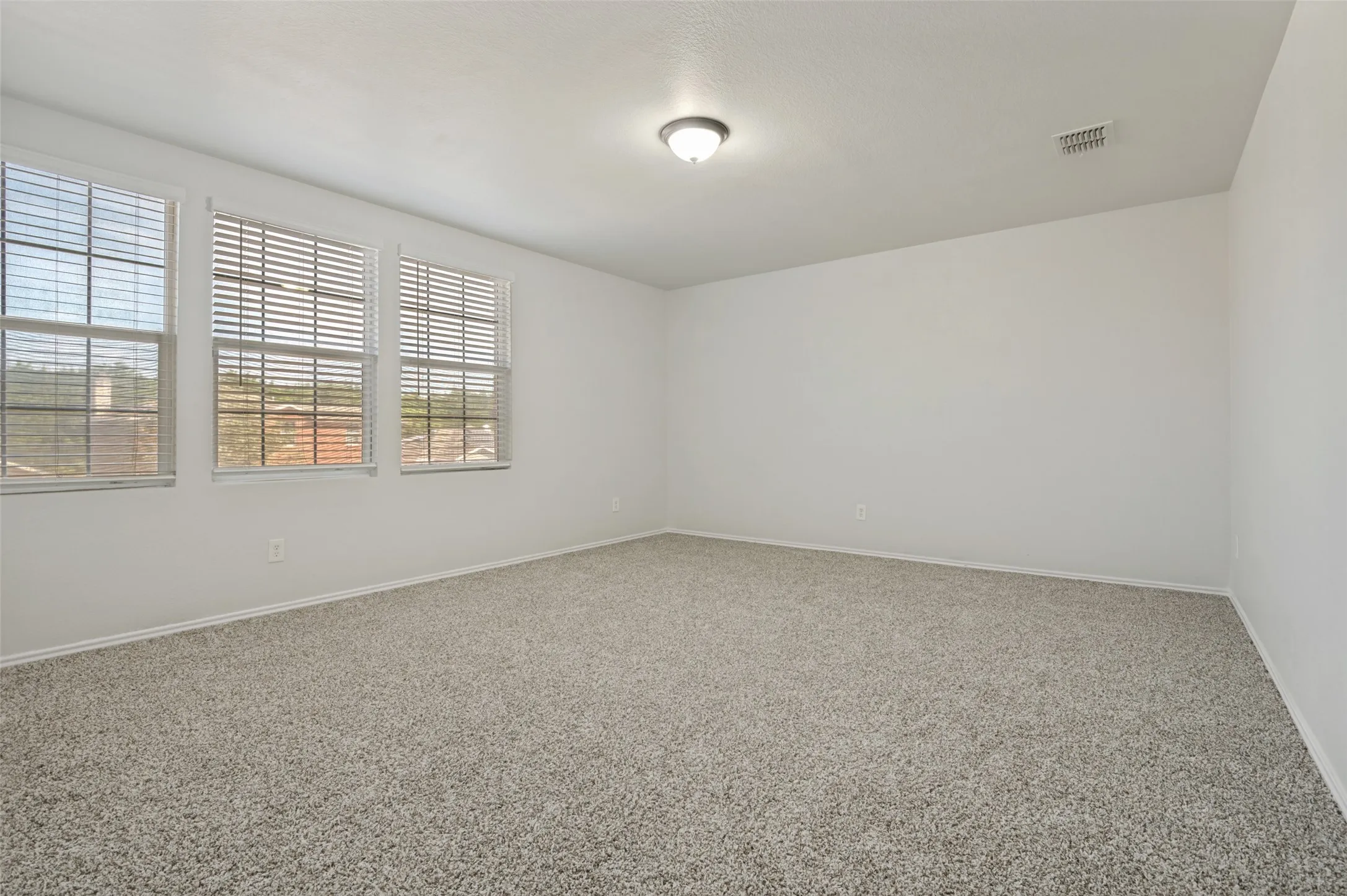 Single Family Residence For Sale in Dallas County , 1030 April Showers Lane, Lancaster, Texas 75134, 3 Bedroom, 3 Bathroom, 2 Garage spaces, 2,771 Sqft, built in 2005, mls#21358152, Real Estate Agent in Lancaster, Homes For Sale in Dallas county, Homes For Sale in Lancaster, Realtor in Lancaster Texas, Real Estate Brokerage Independent Realty Texas, Luminita Cordes Realtor