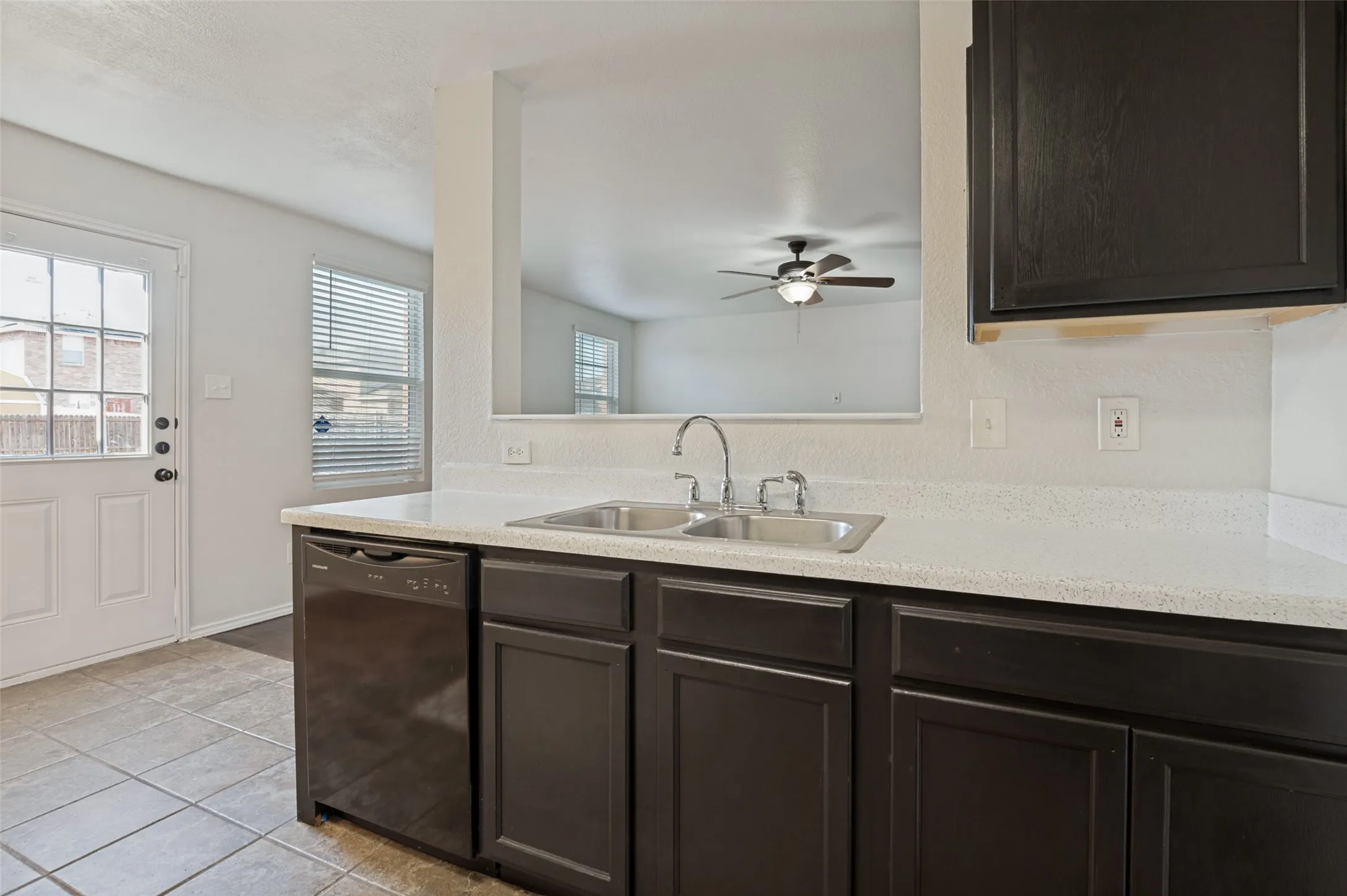 Single Family Residence For Sale in Dallas County , 1030 April Showers Lane, Lancaster, Texas 75134, 3 Bedroom, 3 Bathroom, 2 Garage spaces, 2,771 Sqft, built in 2005, mls#21358152, Real Estate Agent in Lancaster, Homes For Sale in Dallas county, Homes For Sale in Lancaster, Realtor in Lancaster Texas, Real Estate Brokerage Independent Realty Texas, Luminita Cordes Realtor