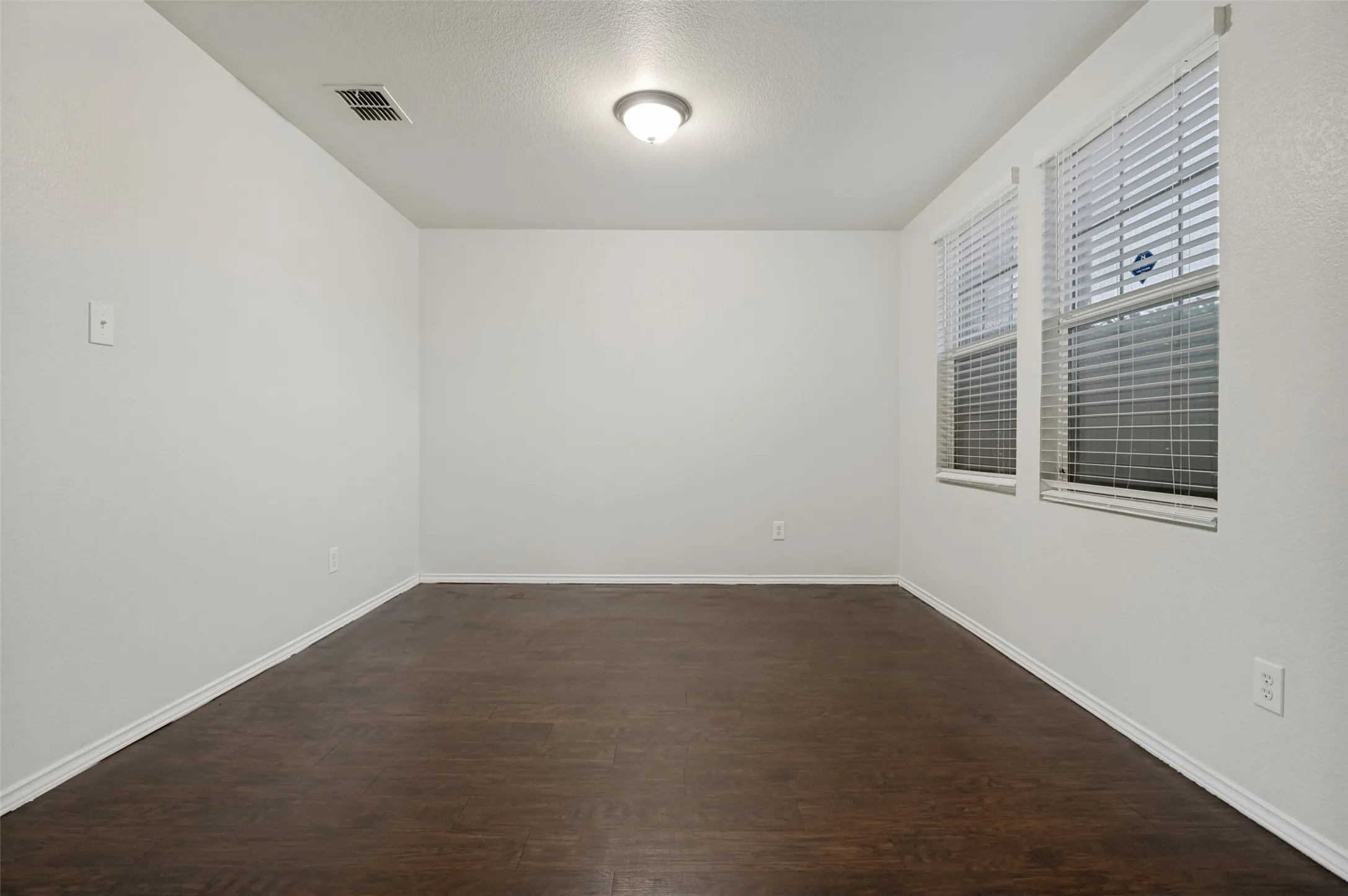 Single Family Residence For Sale in Dallas County , 1030 April Showers Lane, Lancaster, Texas 75134, 3 Bedroom, 3 Bathroom, 2 Garage spaces, 2,771 Sqft, built in 2005, mls#21358152, Real Estate Agent in Lancaster, Homes For Sale in Dallas county, Homes For Sale in Lancaster, Realtor in Lancaster Texas, Real Estate Brokerage Independent Realty Texas, Luminita Cordes Realtor